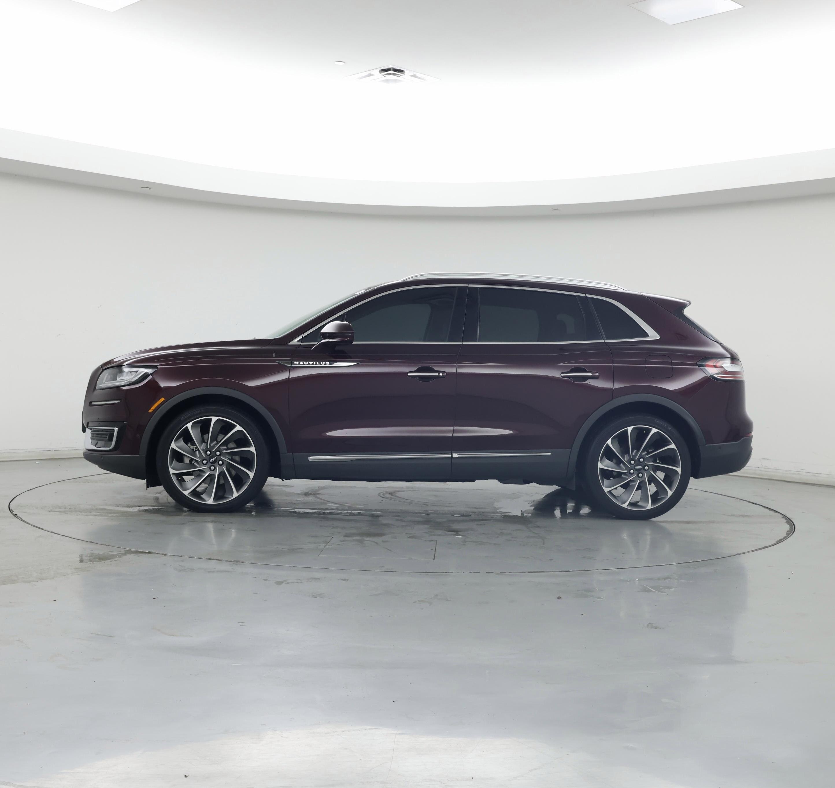 Thumbnail: 2019 Lincoln Nautilus - 3