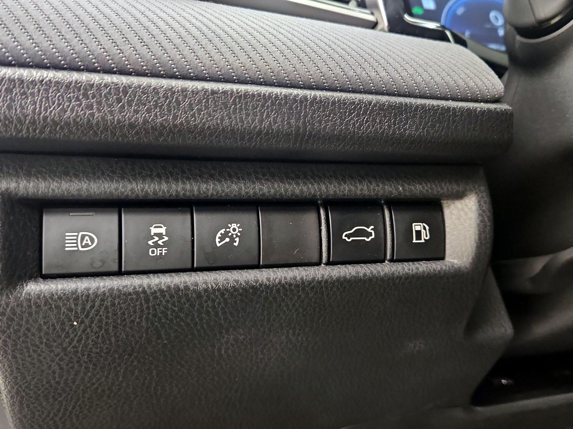 Thumbnail: 2025 Toyota Camry - 13