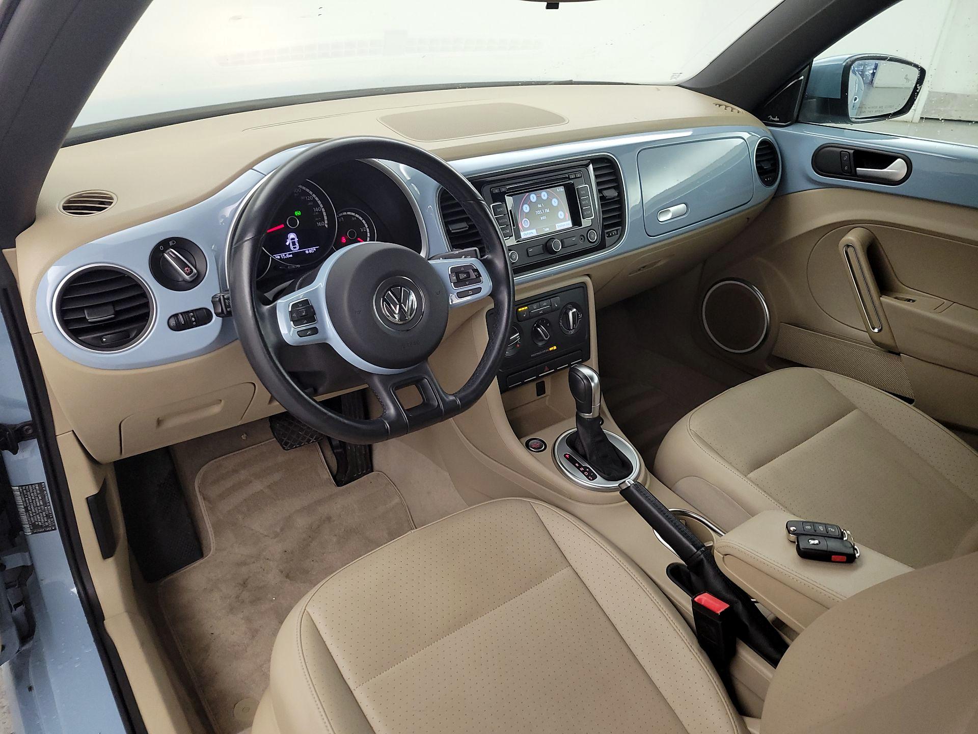 Thumbnail: 2015 Volkswagen Beetle - 9