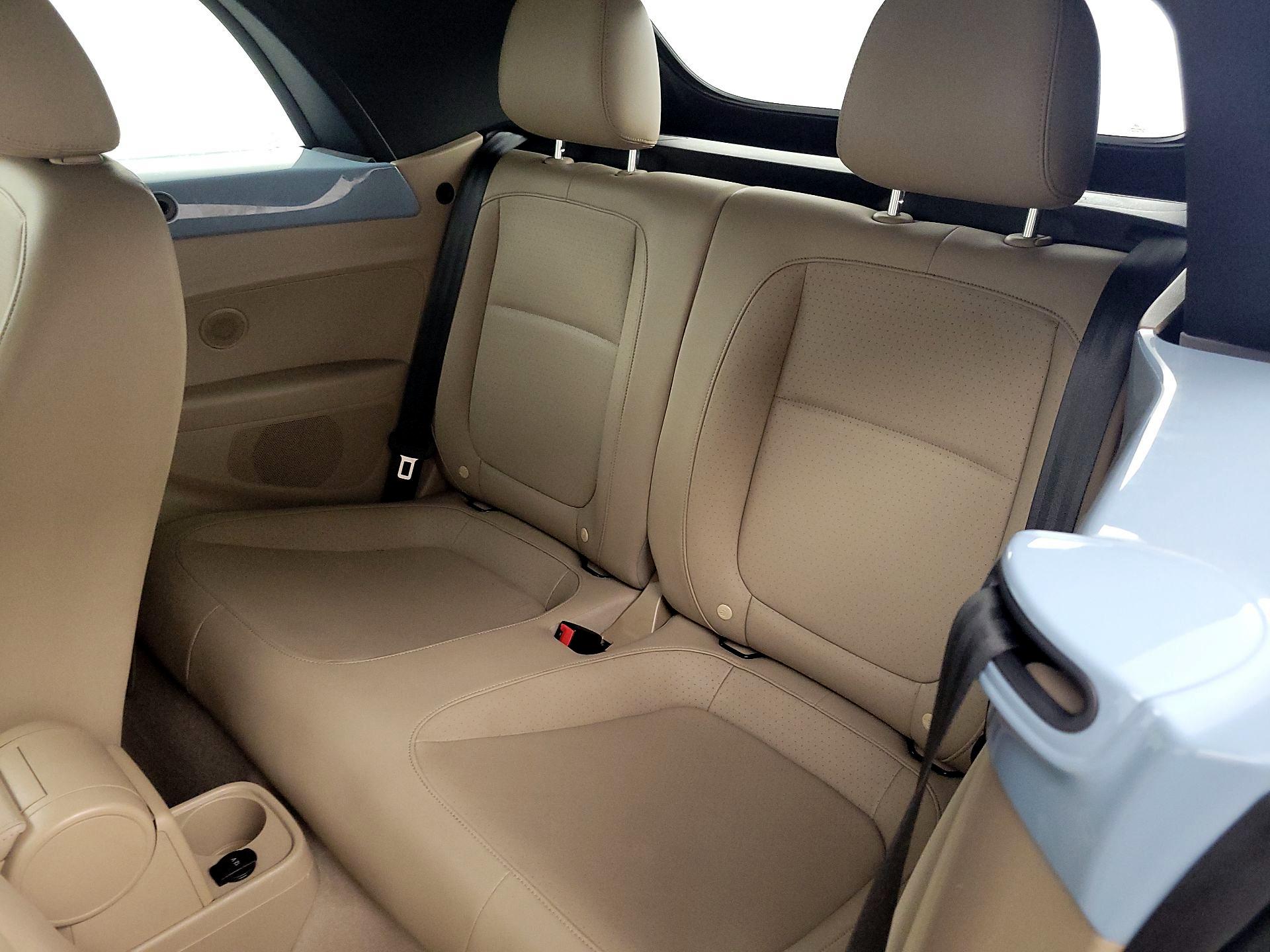 Thumbnail: 2015 Volkswagen Beetle - 19