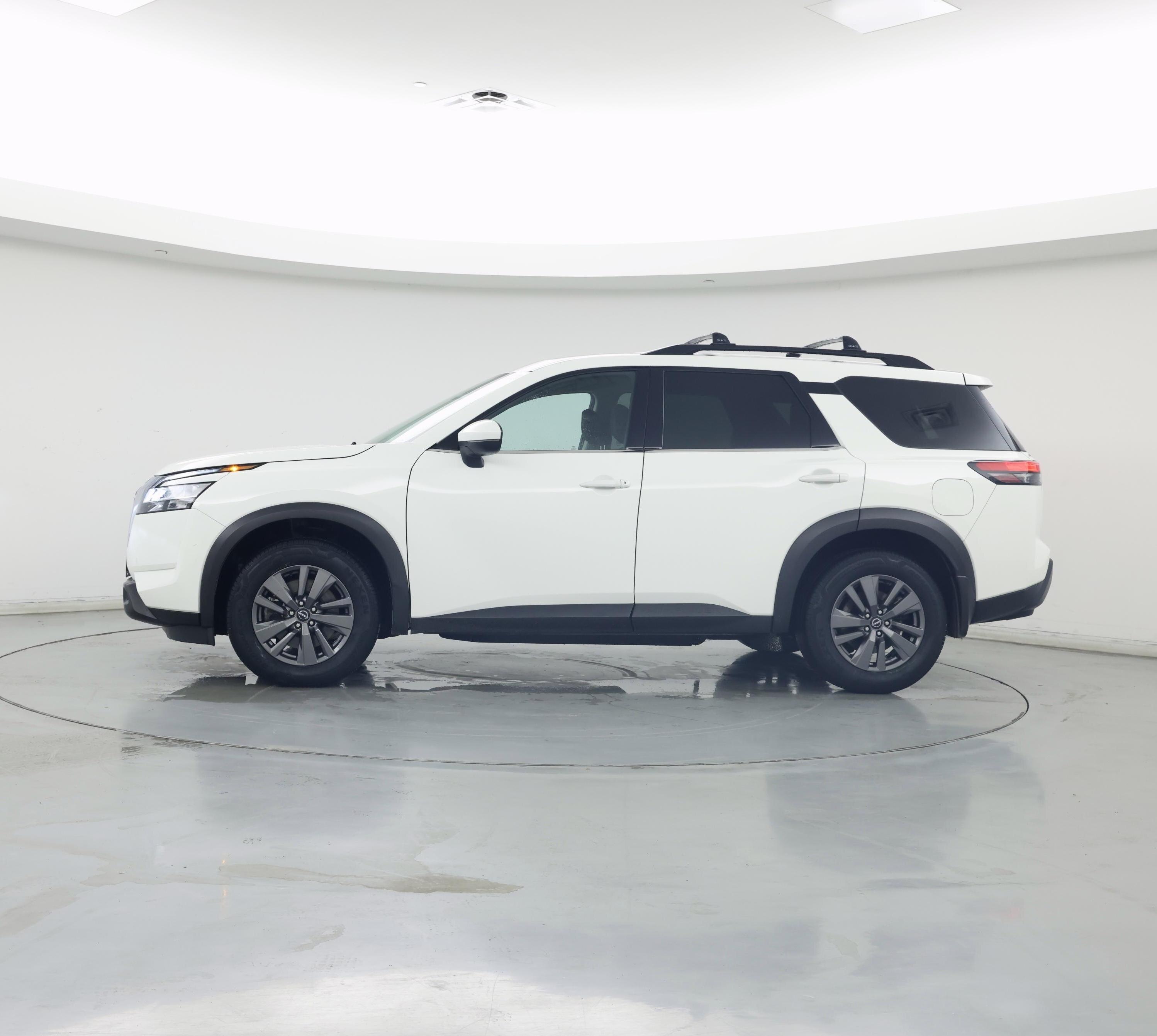 Thumbnail: 2022 Nissan Pathfinder - 3