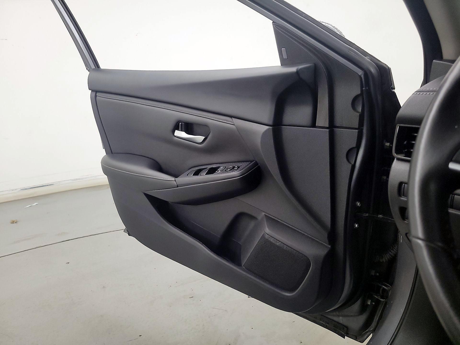 Thumbnail: 2023 Nissan Sentra - 12