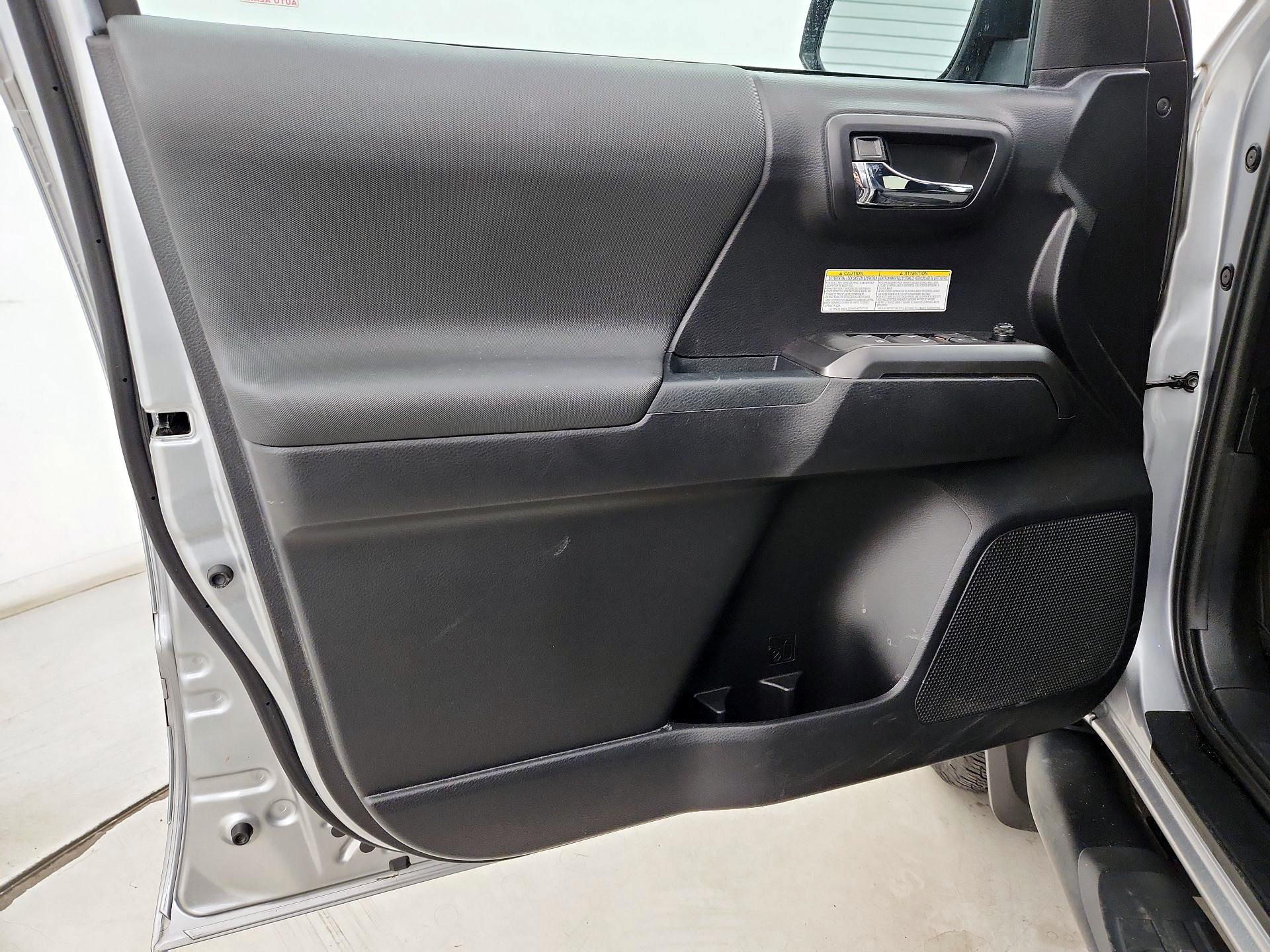 Thumbnail: 2020 Toyota Tacoma - 12