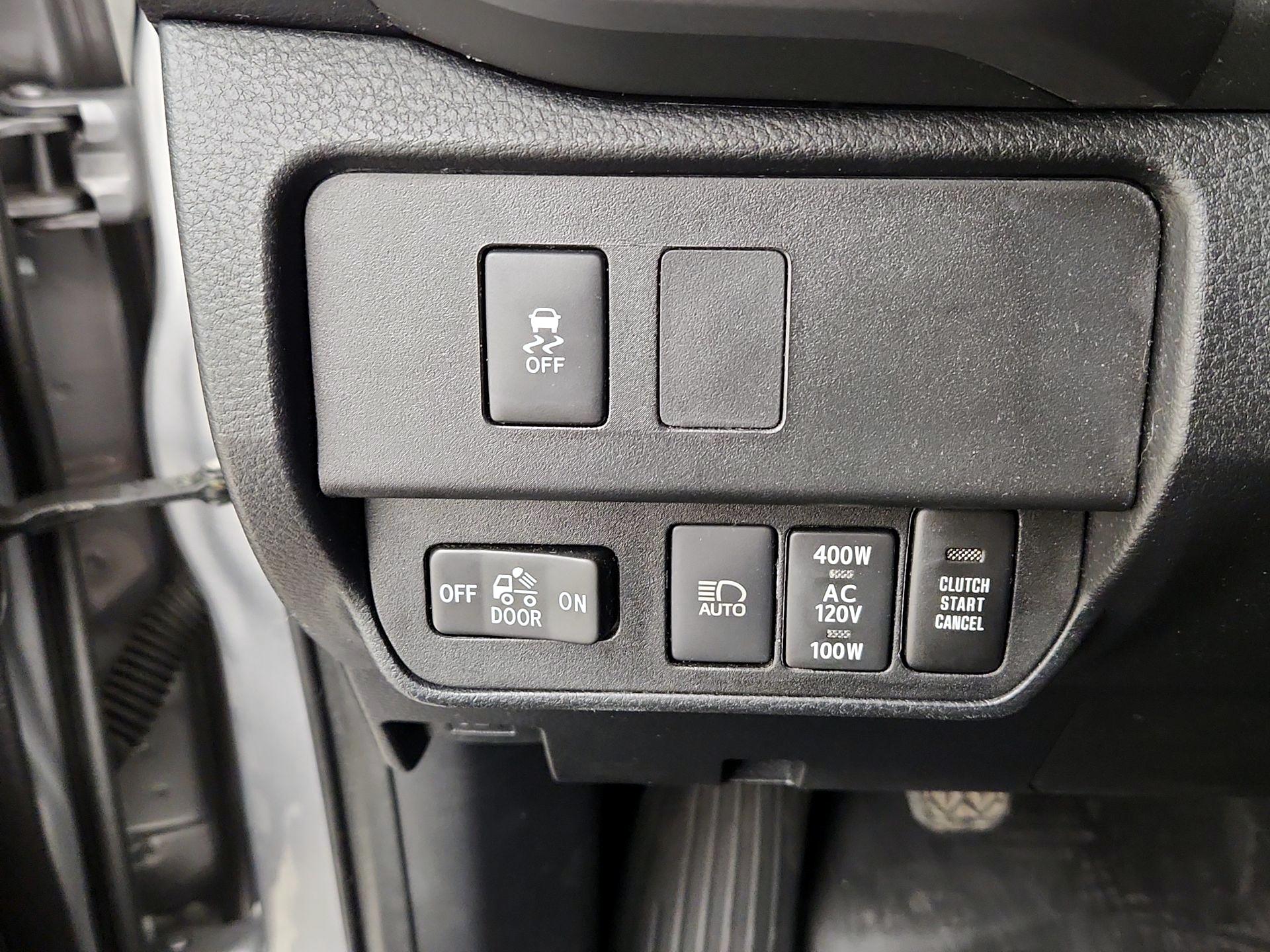 Thumbnail: 2020 Toyota Tacoma - 13