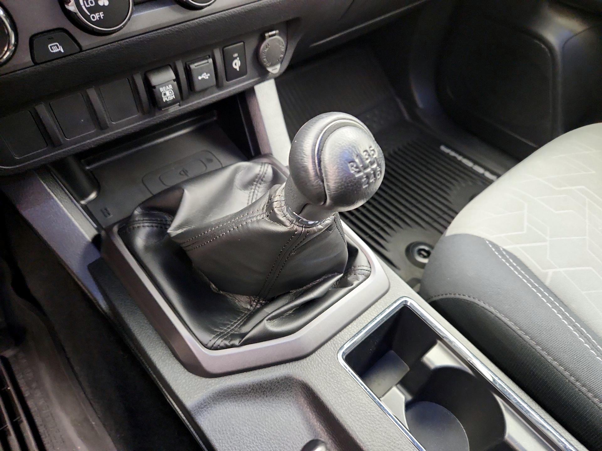 Thumbnail: 2020 Toyota Tacoma - 17