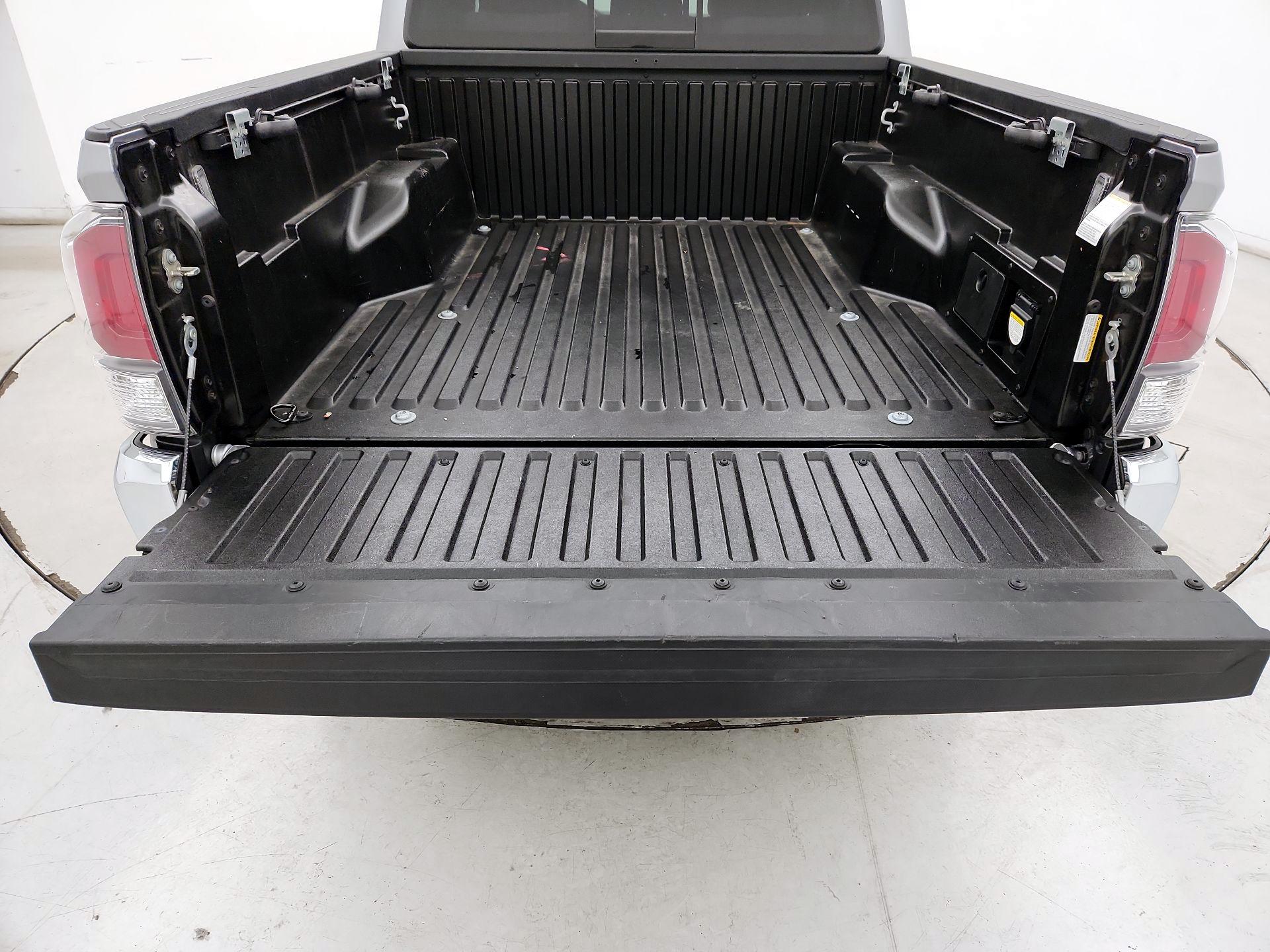 Thumbnail: 2020 Toyota Tacoma - 20