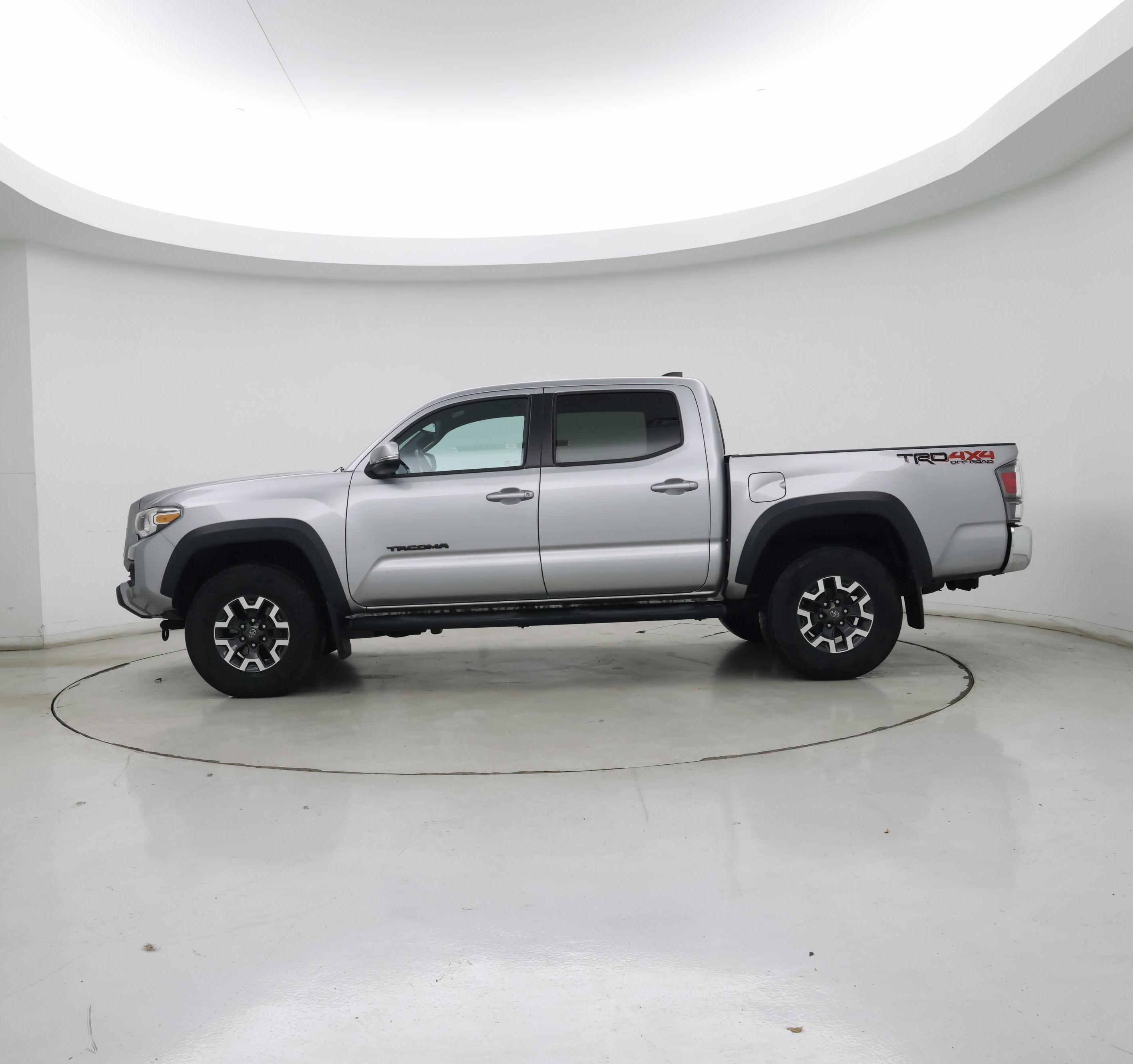 Thumbnail: 2020 Toyota Tacoma - 3