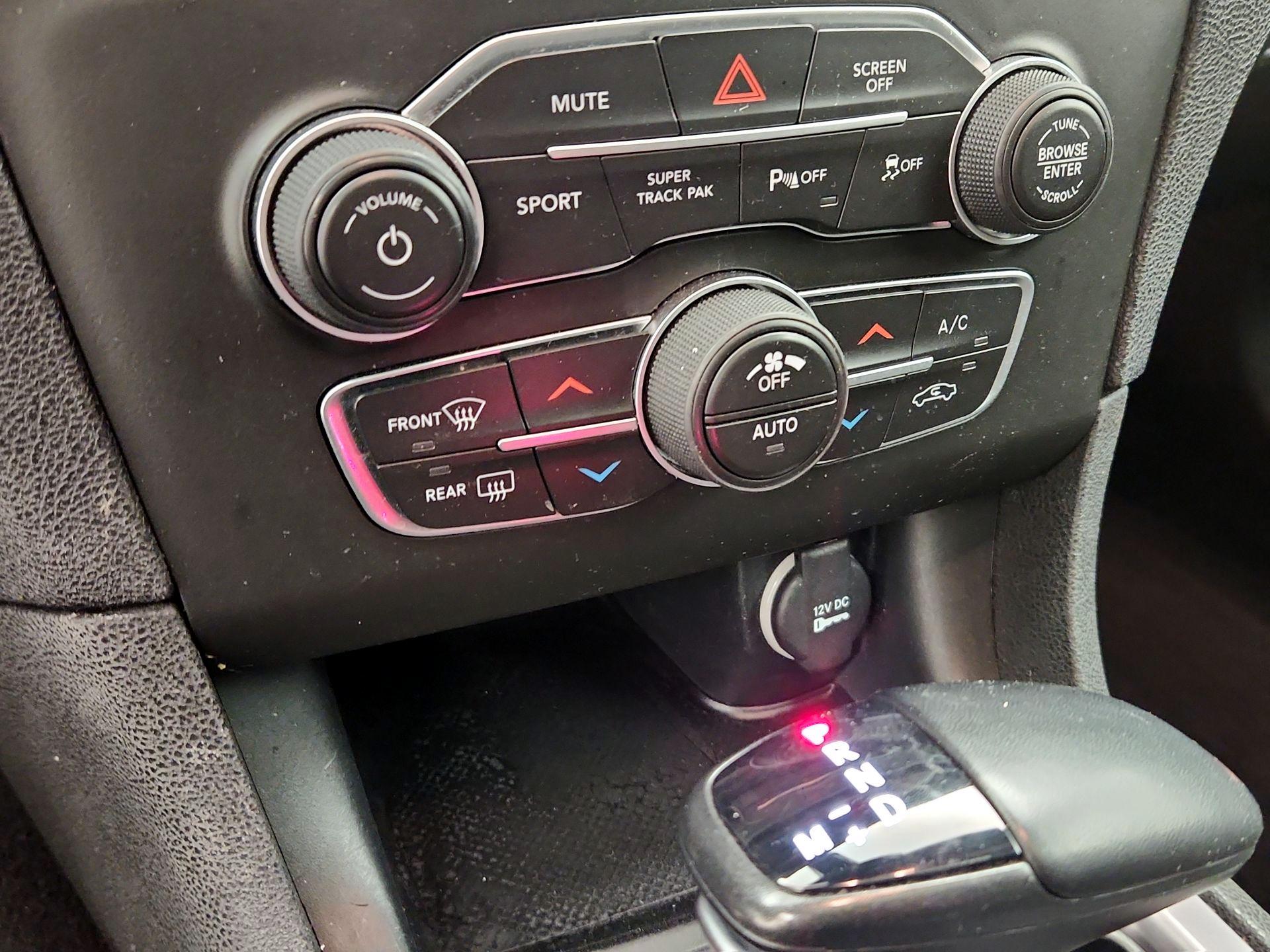 Thumbnail: 2022 Dodge Charger - 16