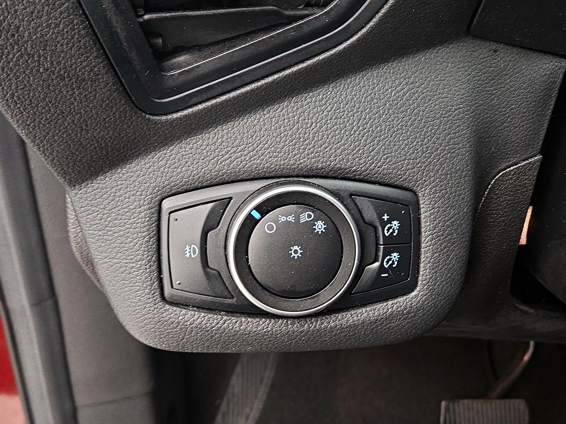 Thumbnail: 2016 Ford Escape - 13