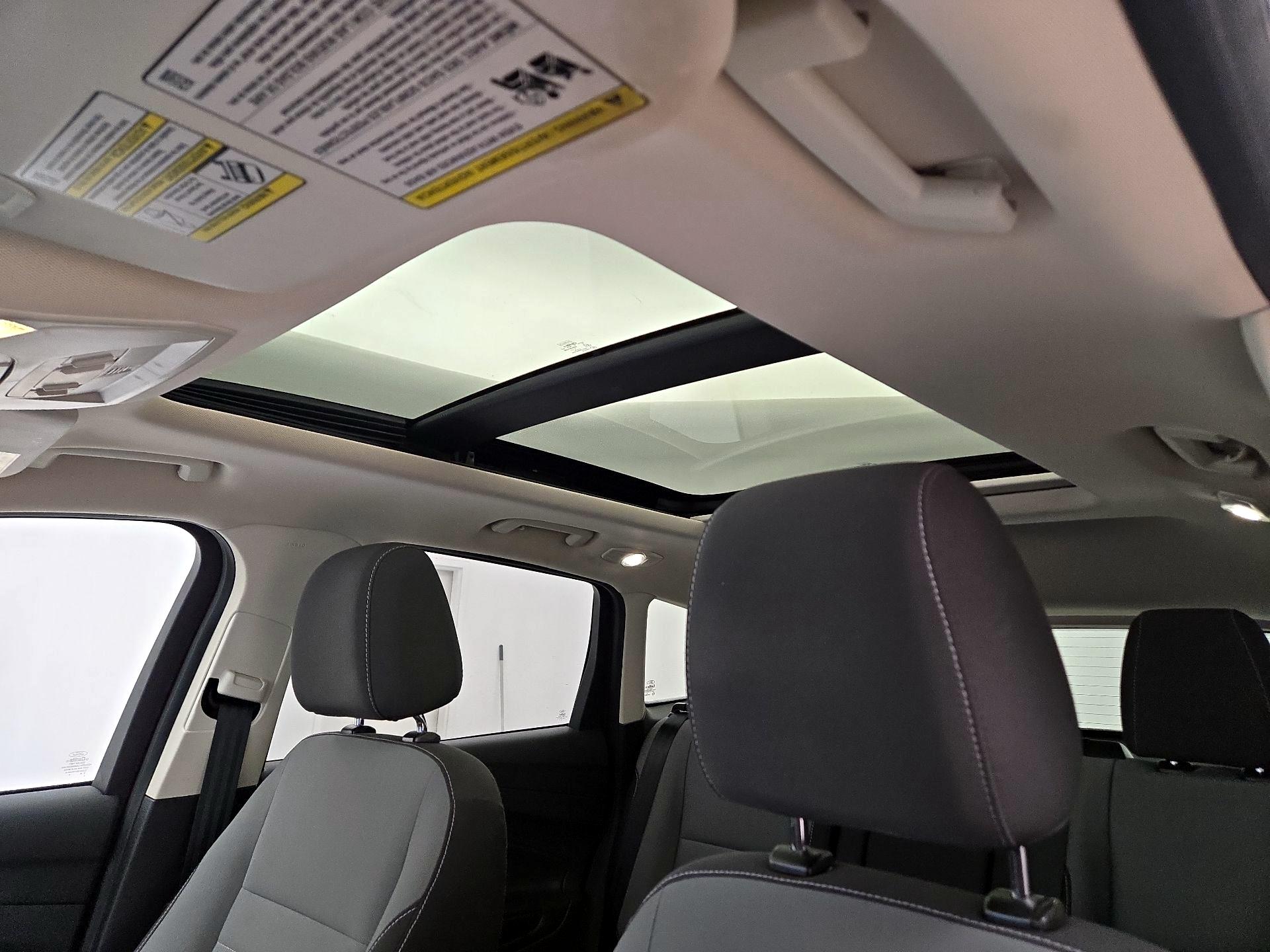 Thumbnail: 2016 Ford Escape - 19