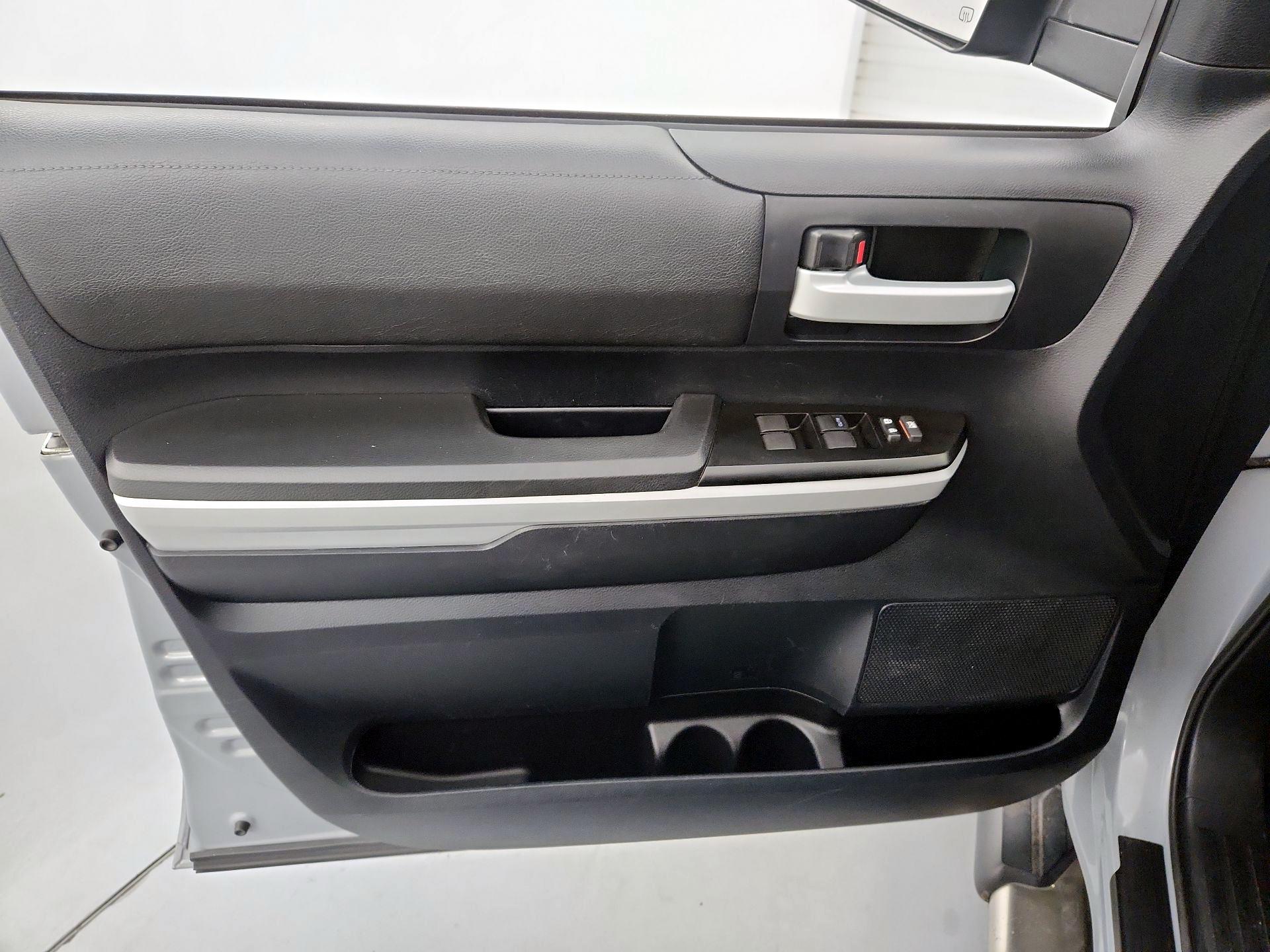 Thumbnail: 2018 Toyota Tundra - 12