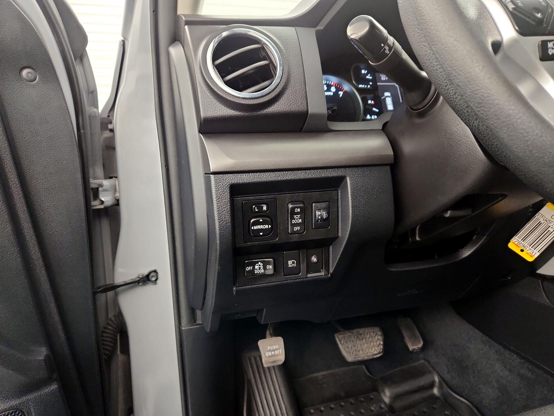 Thumbnail: 2018 Toyota Tundra - 13