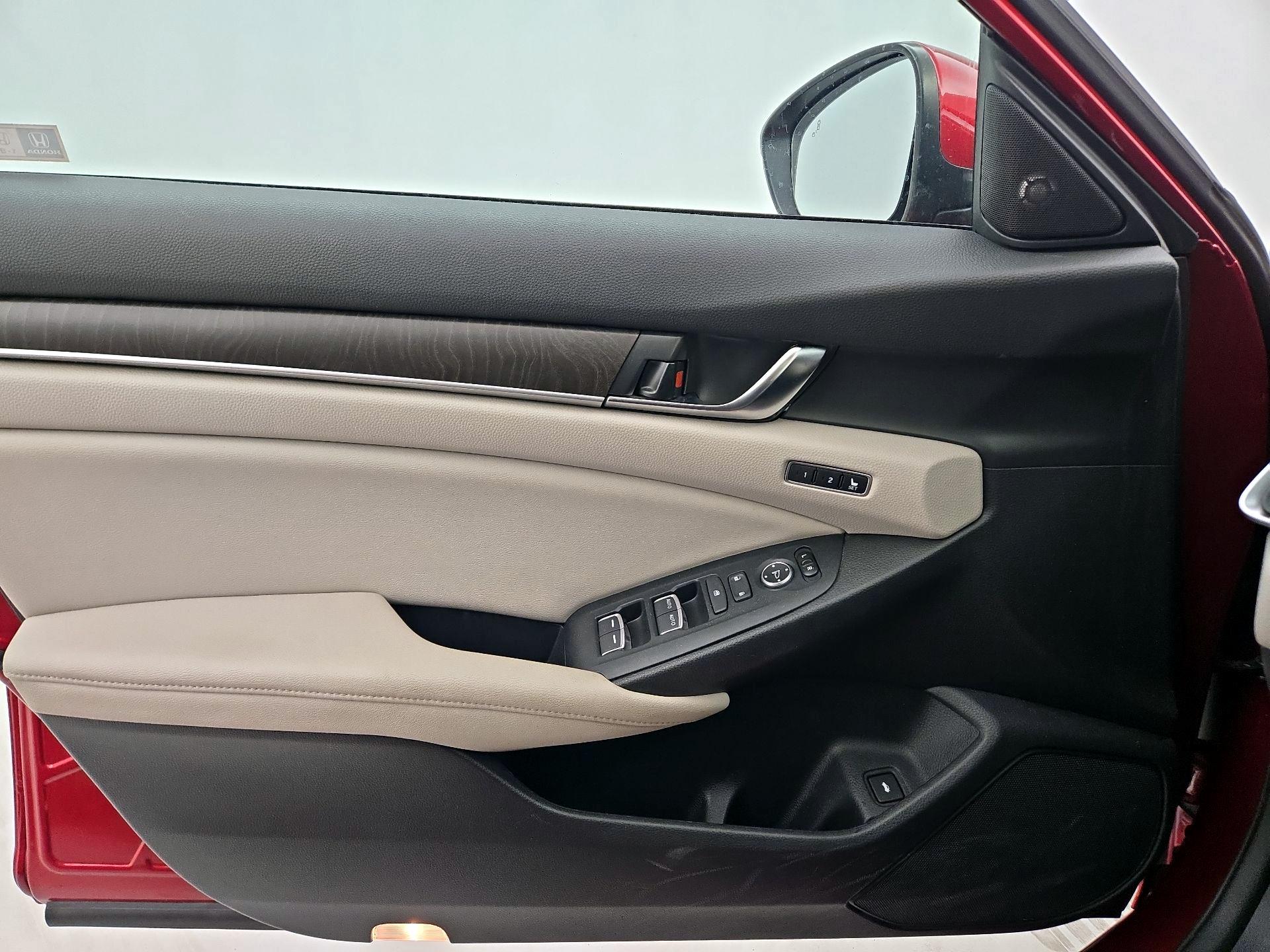 Thumbnail: 2018 Honda Accord - 12