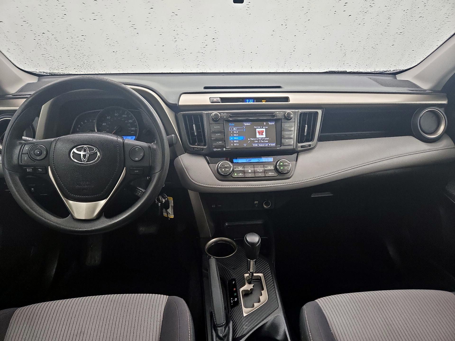 Thumbnail: 2015 Toyota RAV4 - 9