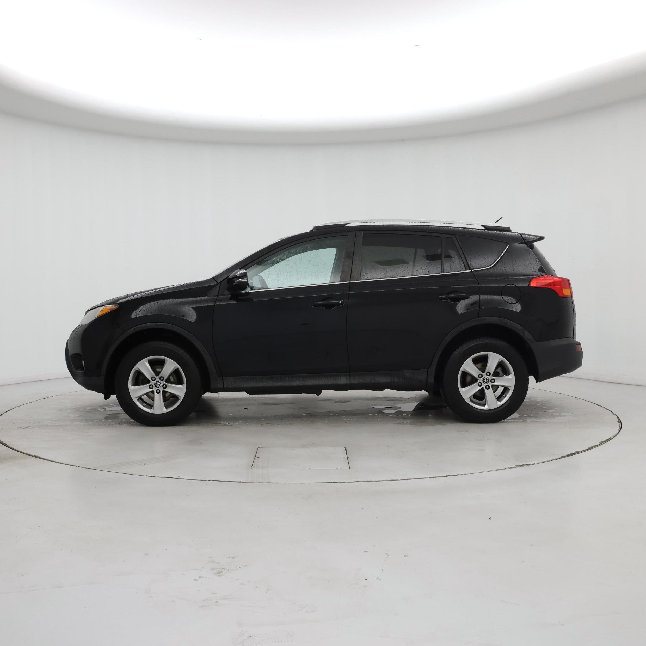 Thumbnail: 2015 Toyota RAV4 - 3