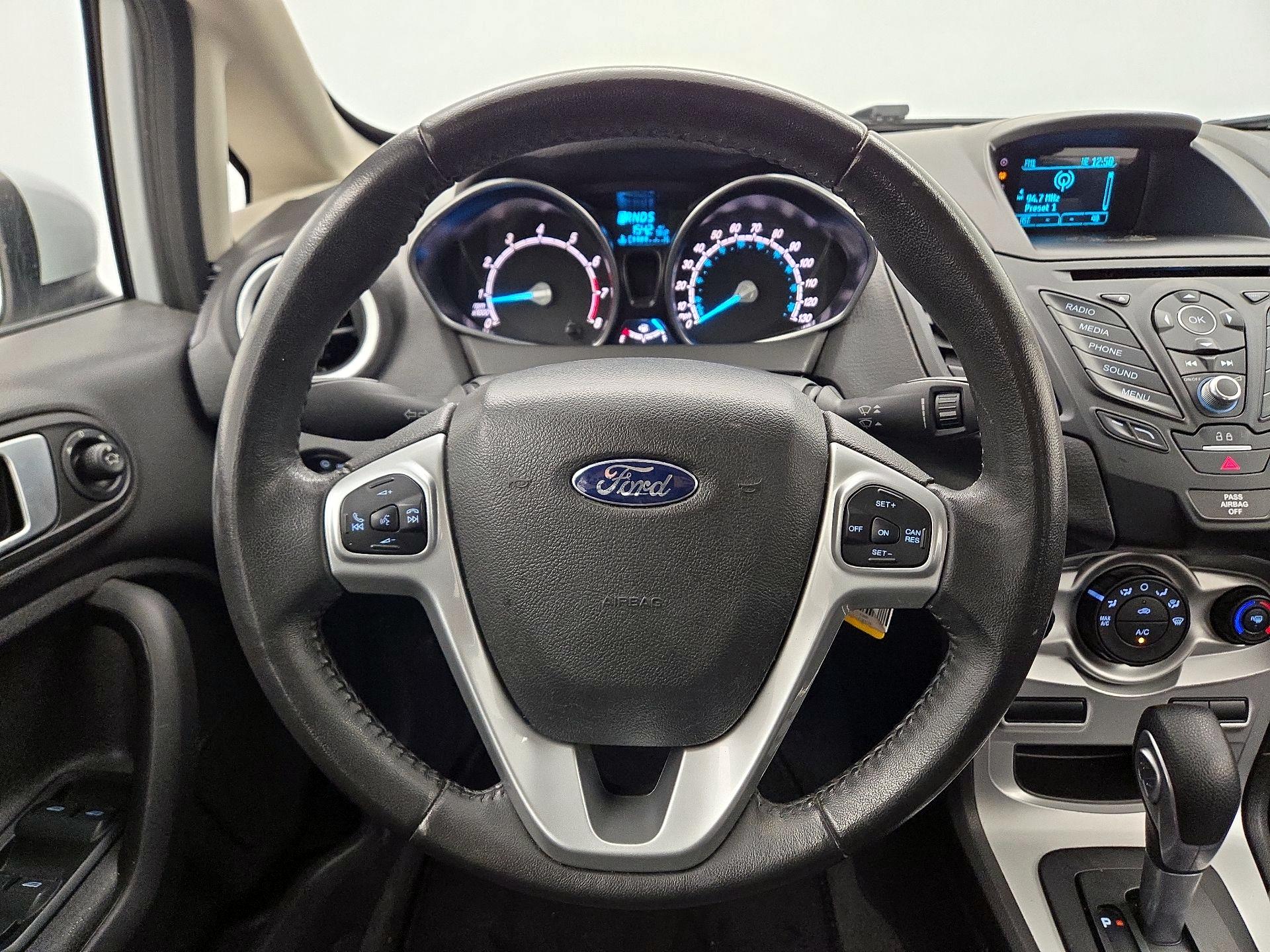 Thumbnail: 2015 Ford Fiesta - 10