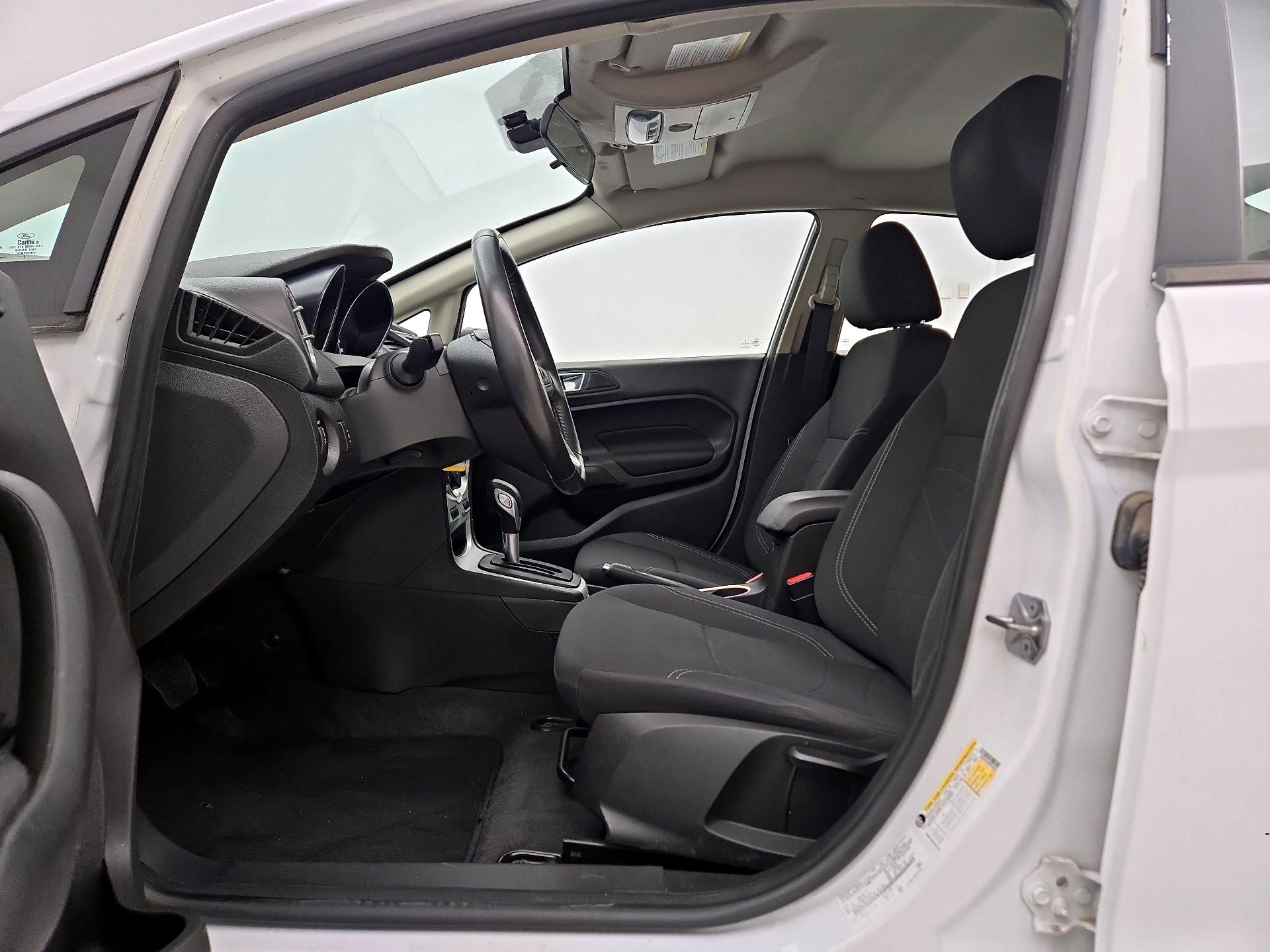 Thumbnail: 2015 Ford Fiesta - 11