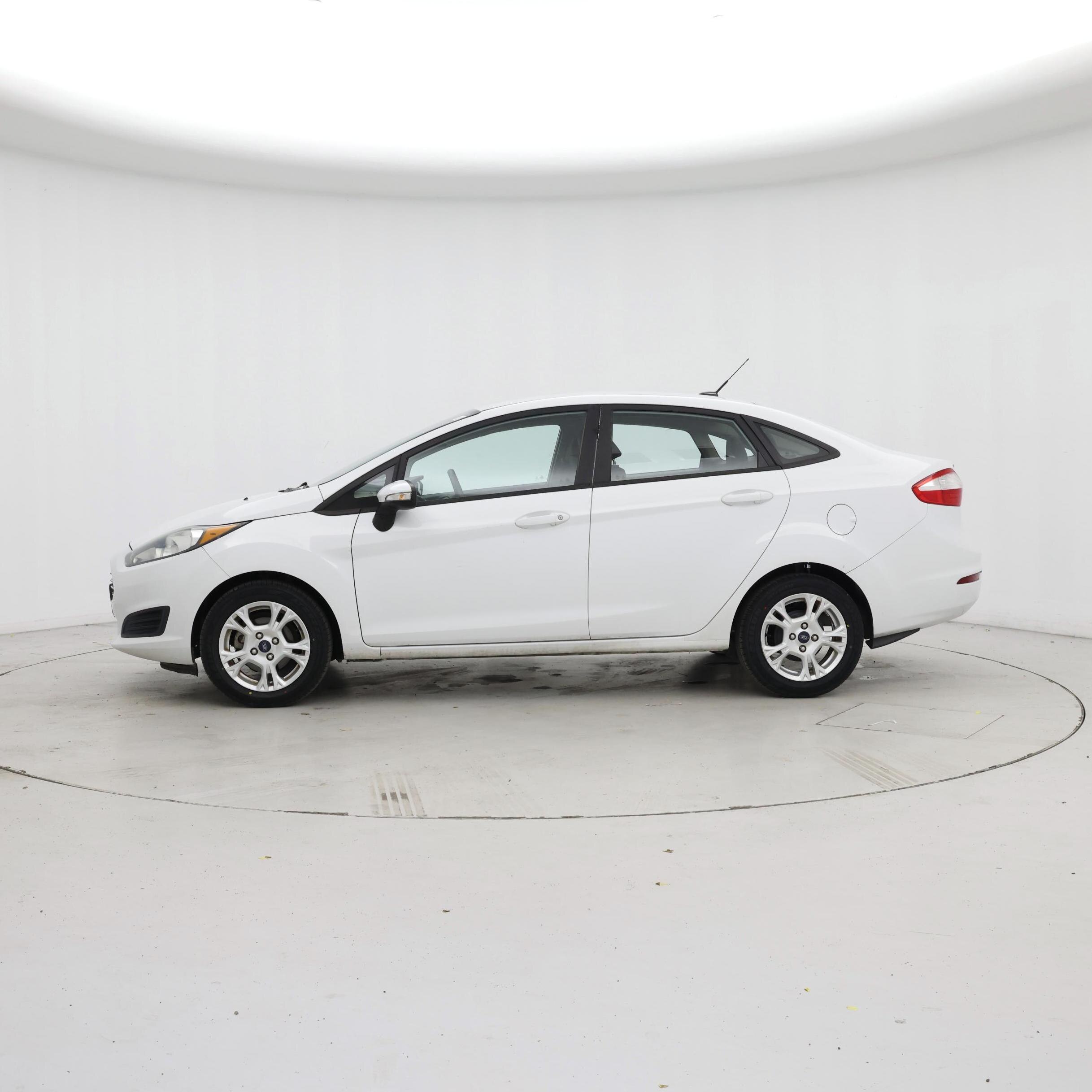 Thumbnail: 2015 Ford Fiesta - 3