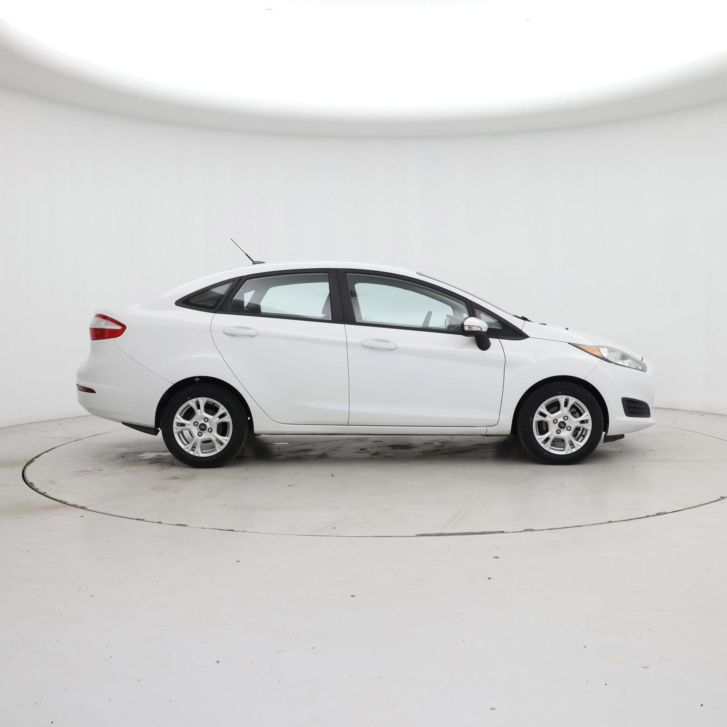 Thumbnail: 2015 Ford Fiesta - 7