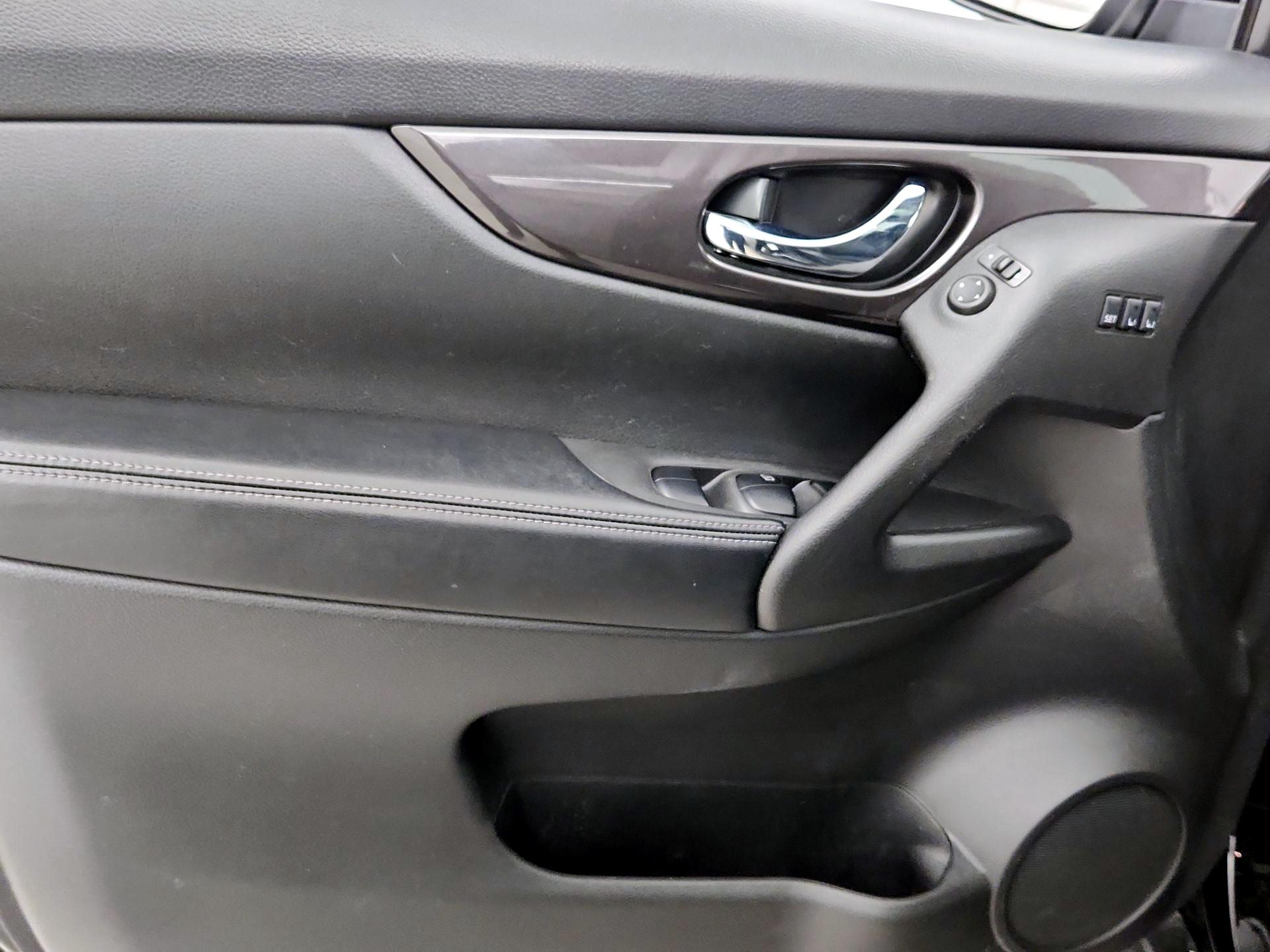 Thumbnail: 2019 Nissan Rogue - 12