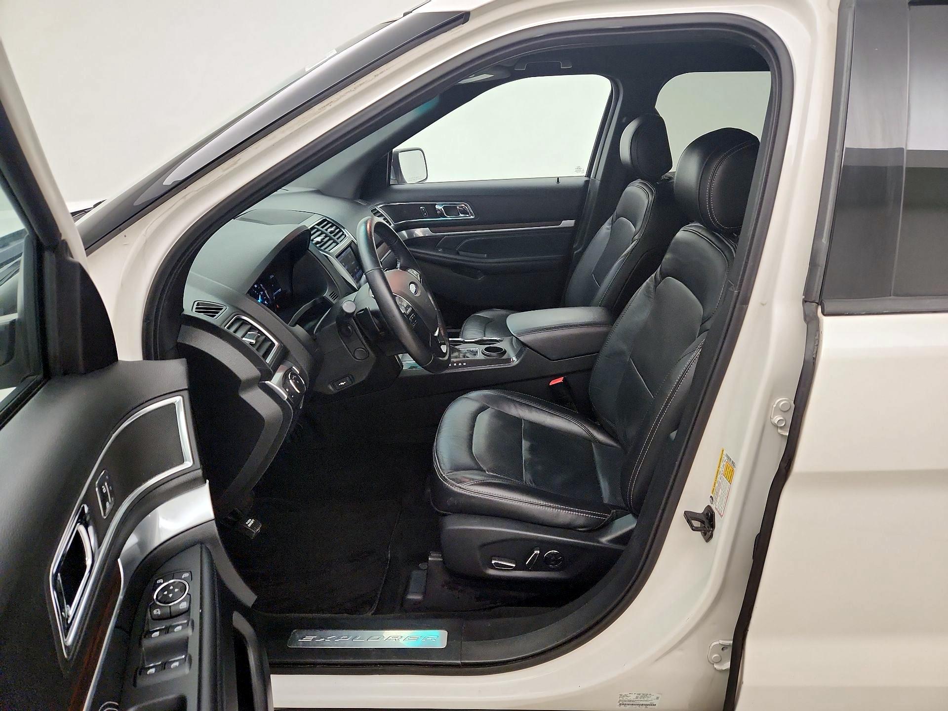 Thumbnail: 2016 Ford Explorer - 11