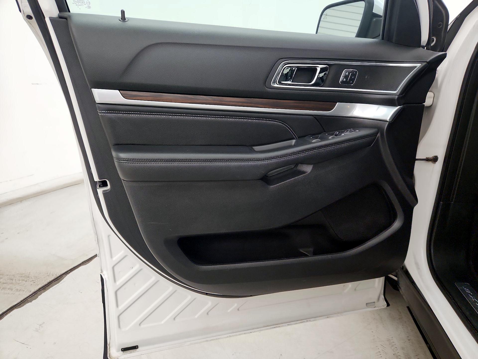 Thumbnail: 2016 Ford Explorer - 12