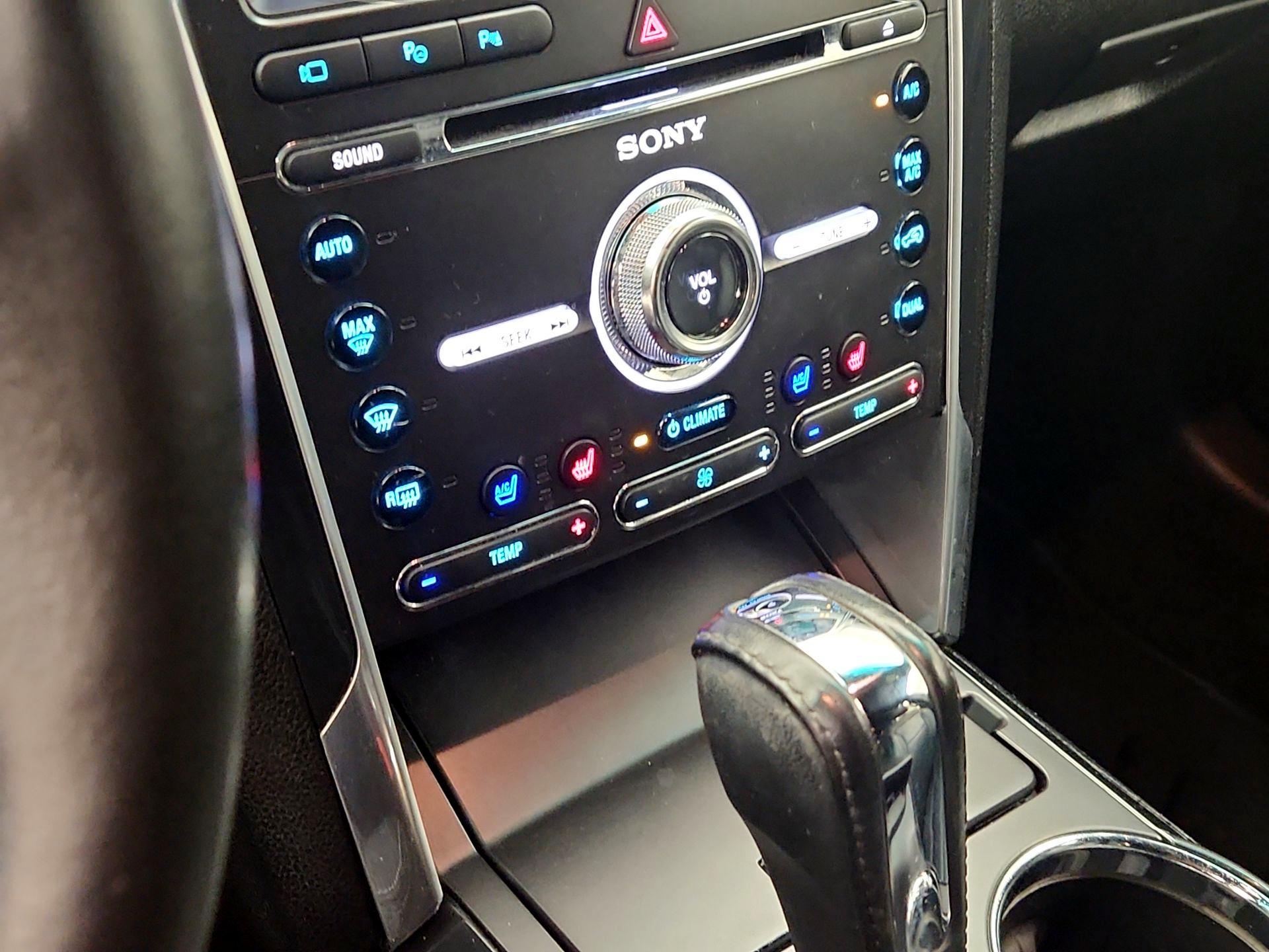 Thumbnail: 2016 Ford Explorer - 16