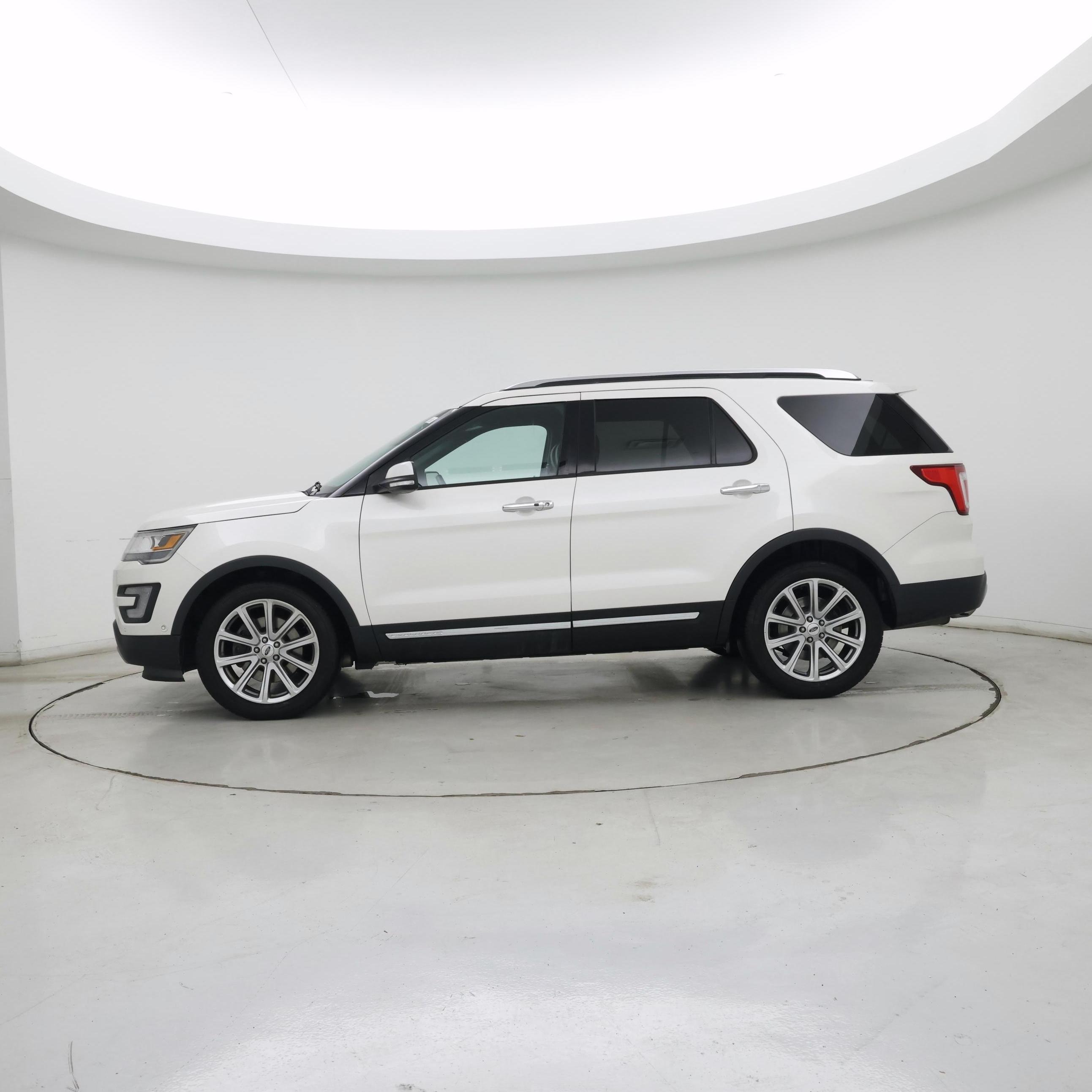 Thumbnail: 2016 Ford Explorer - 3