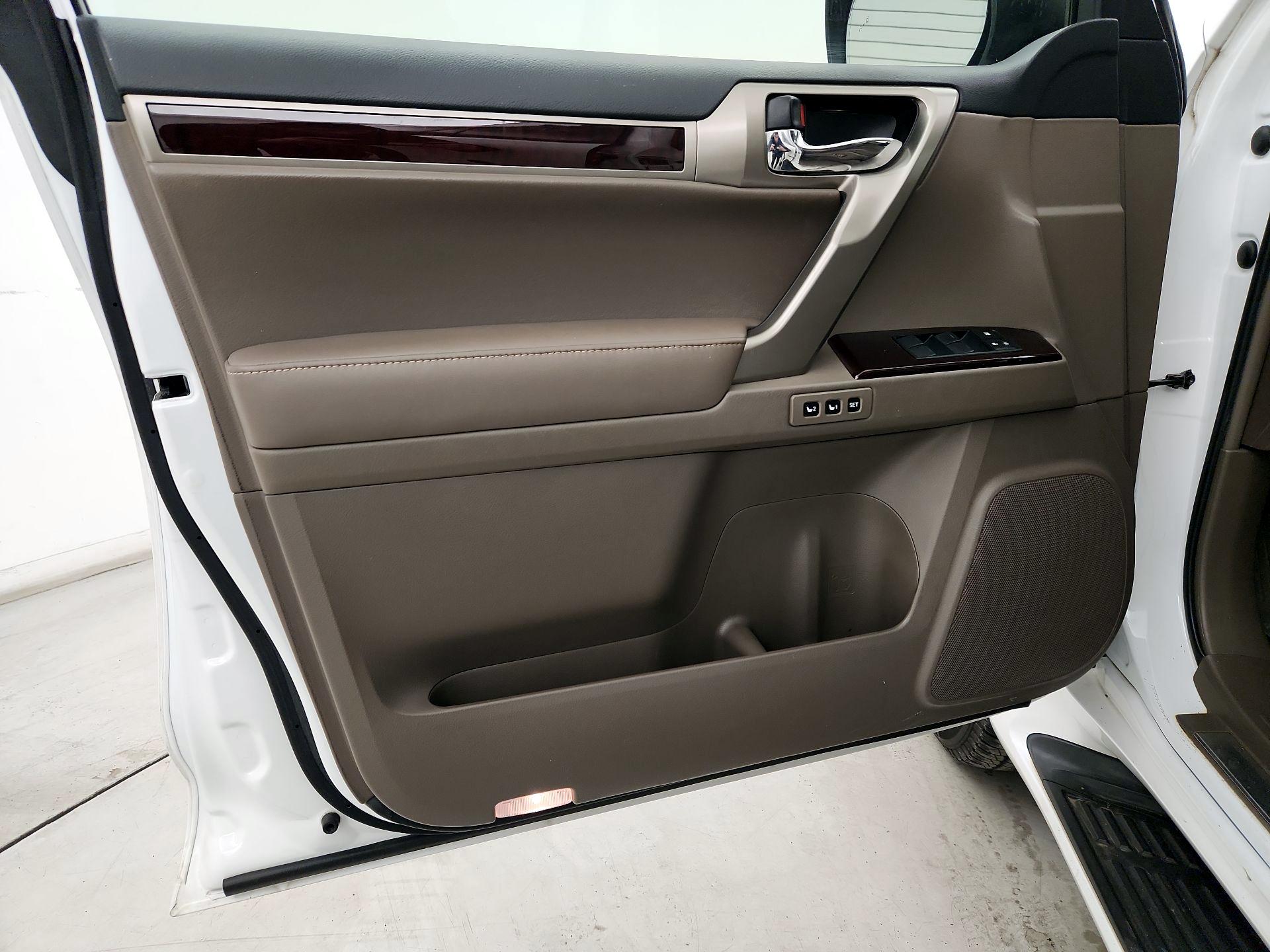 Thumbnail: 2017 Lexus GX - 12