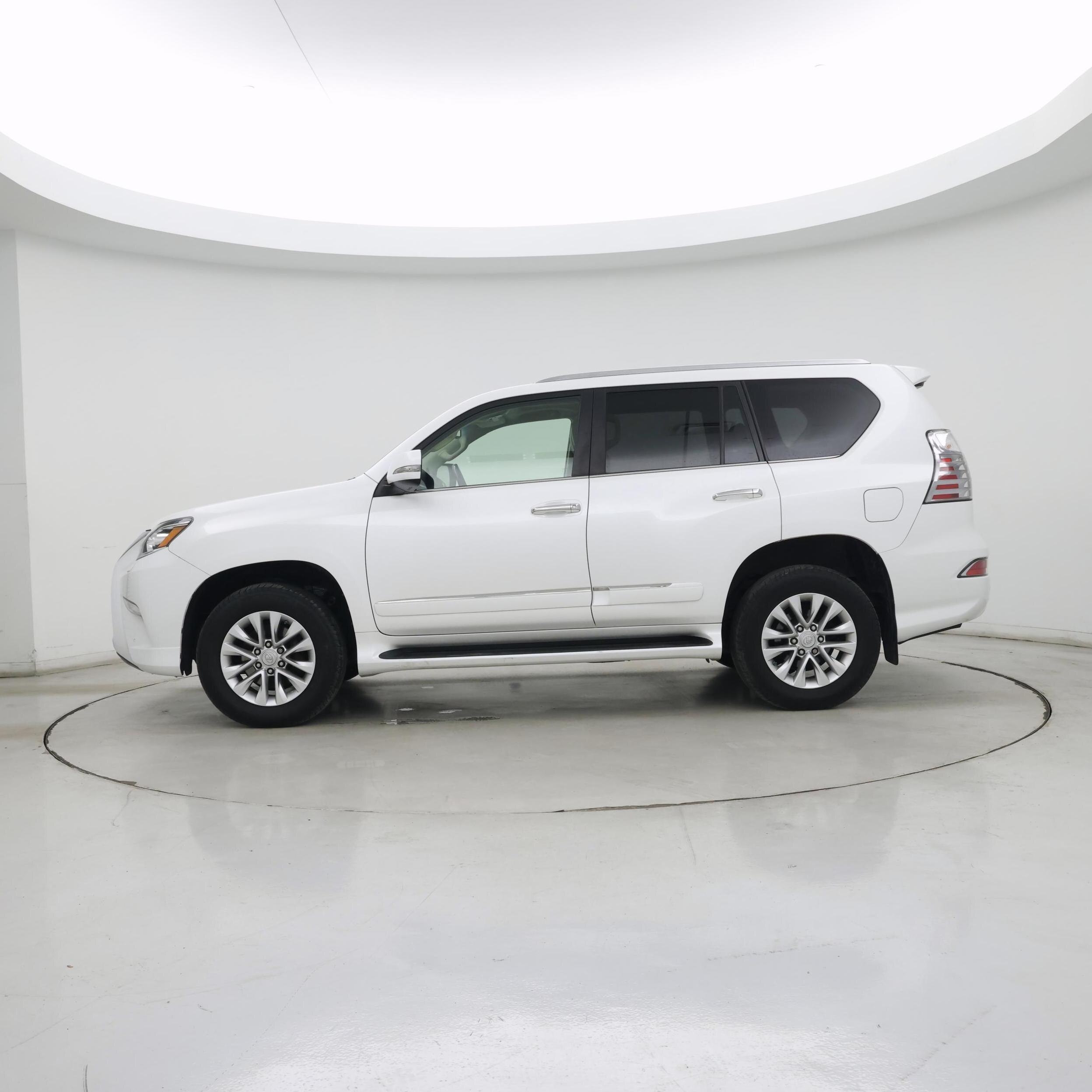 Thumbnail: 2017 Lexus GX - 3