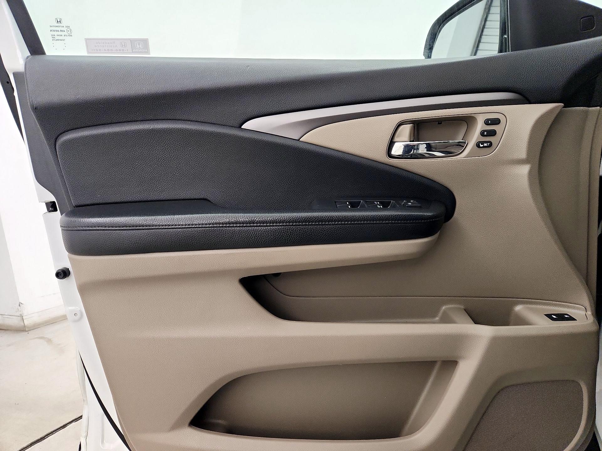 Thumbnail: 2020 Honda Pilot - 12