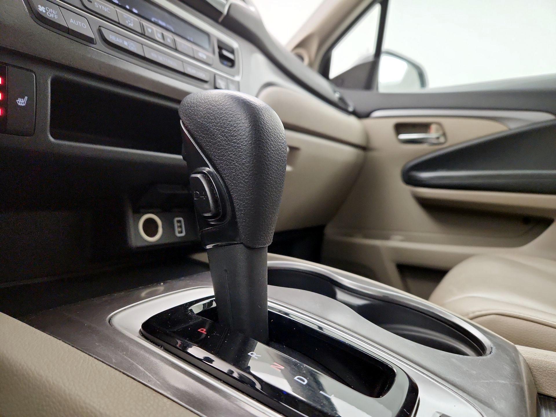 Thumbnail: 2020 Honda Pilot - 17