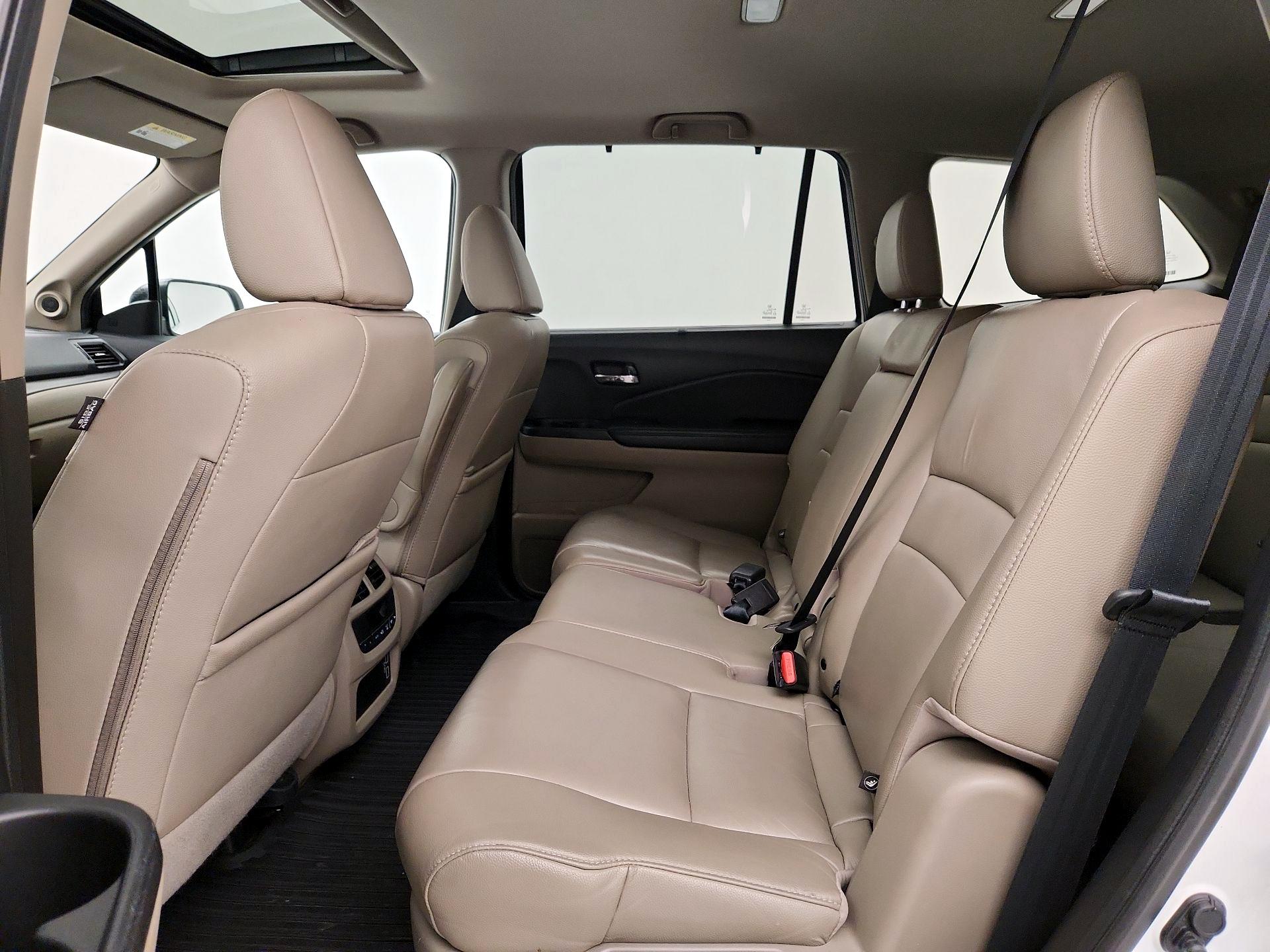 Thumbnail: 2020 Honda Pilot - 20