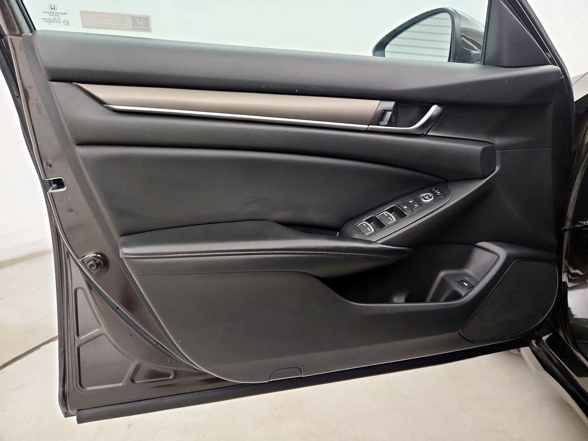 Thumbnail: 2018 Honda Accord - 12