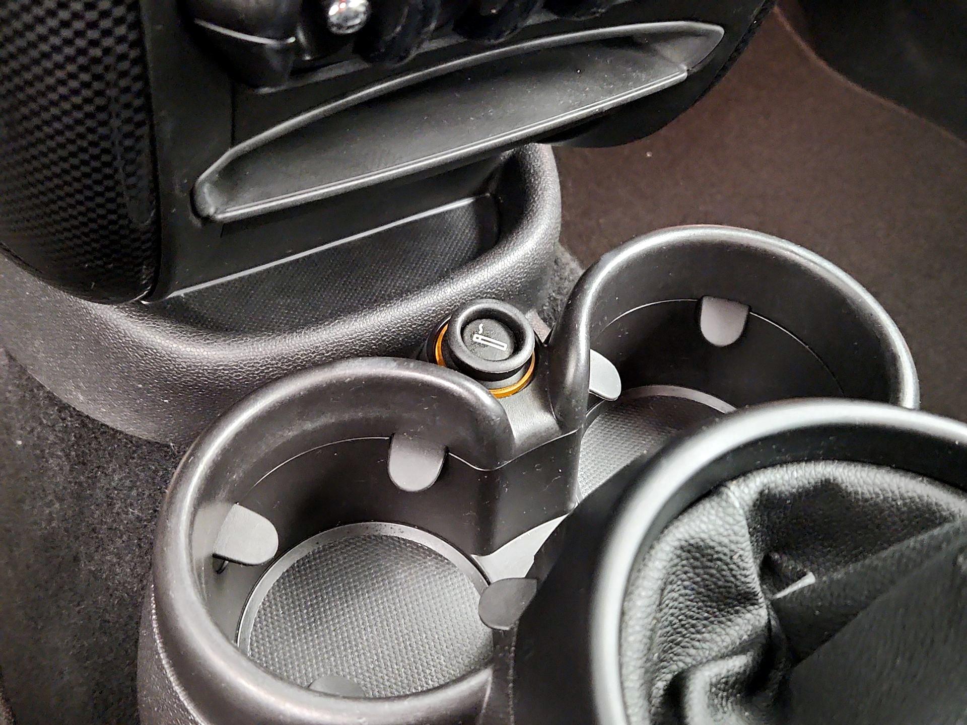 Thumbnail: 2016 MINI Cooper Countryman - 16