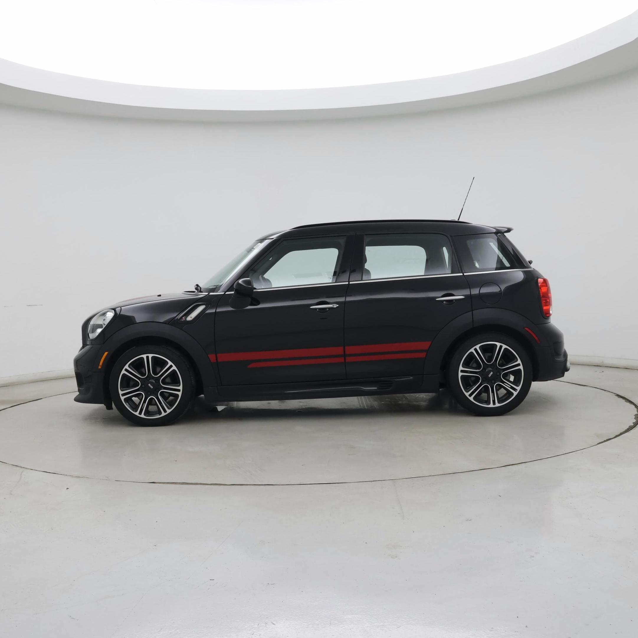 Thumbnail: 2016 MINI Cooper Countryman - 3