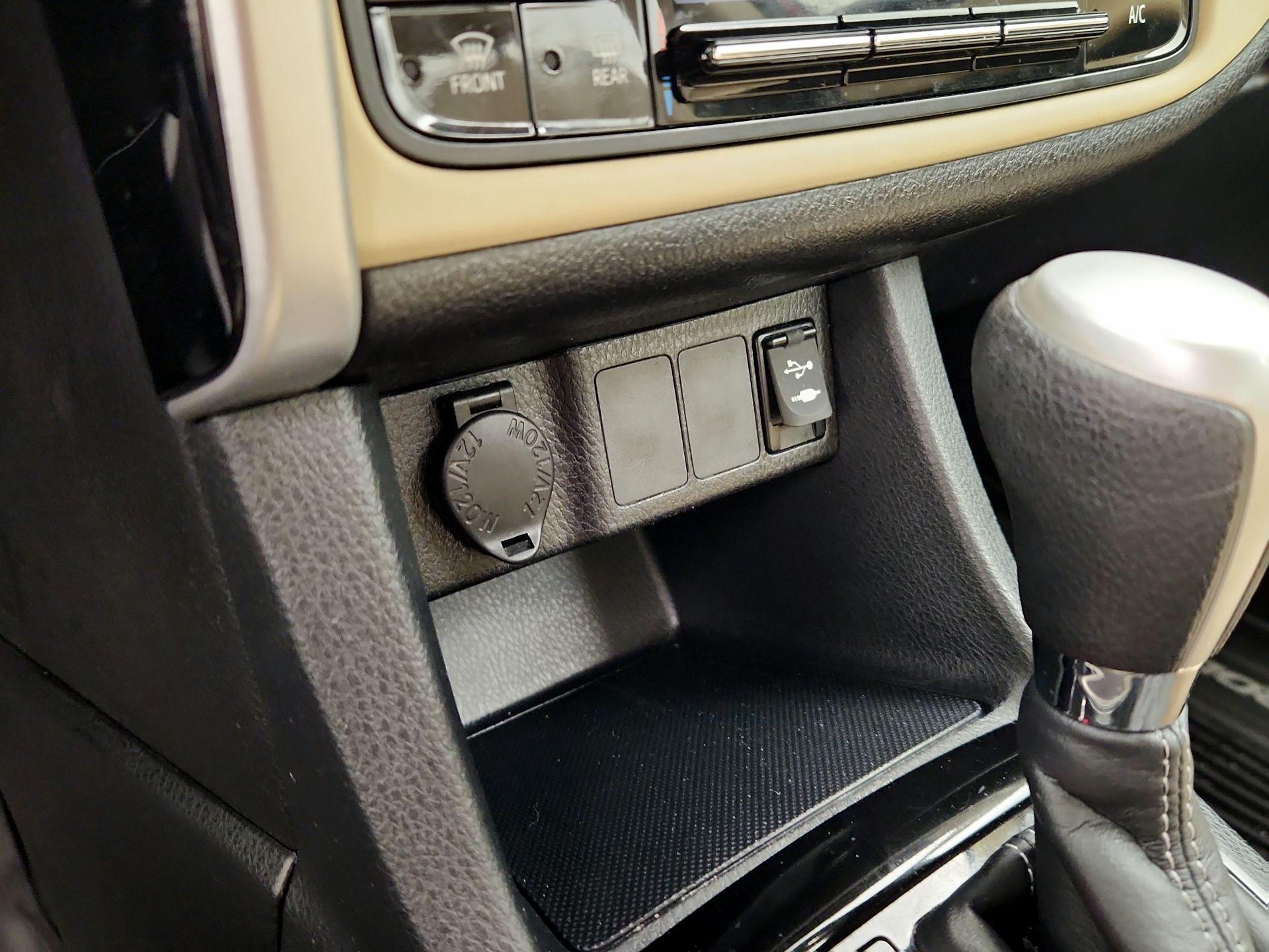 Thumbnail: 2017 Toyota Corolla - 18