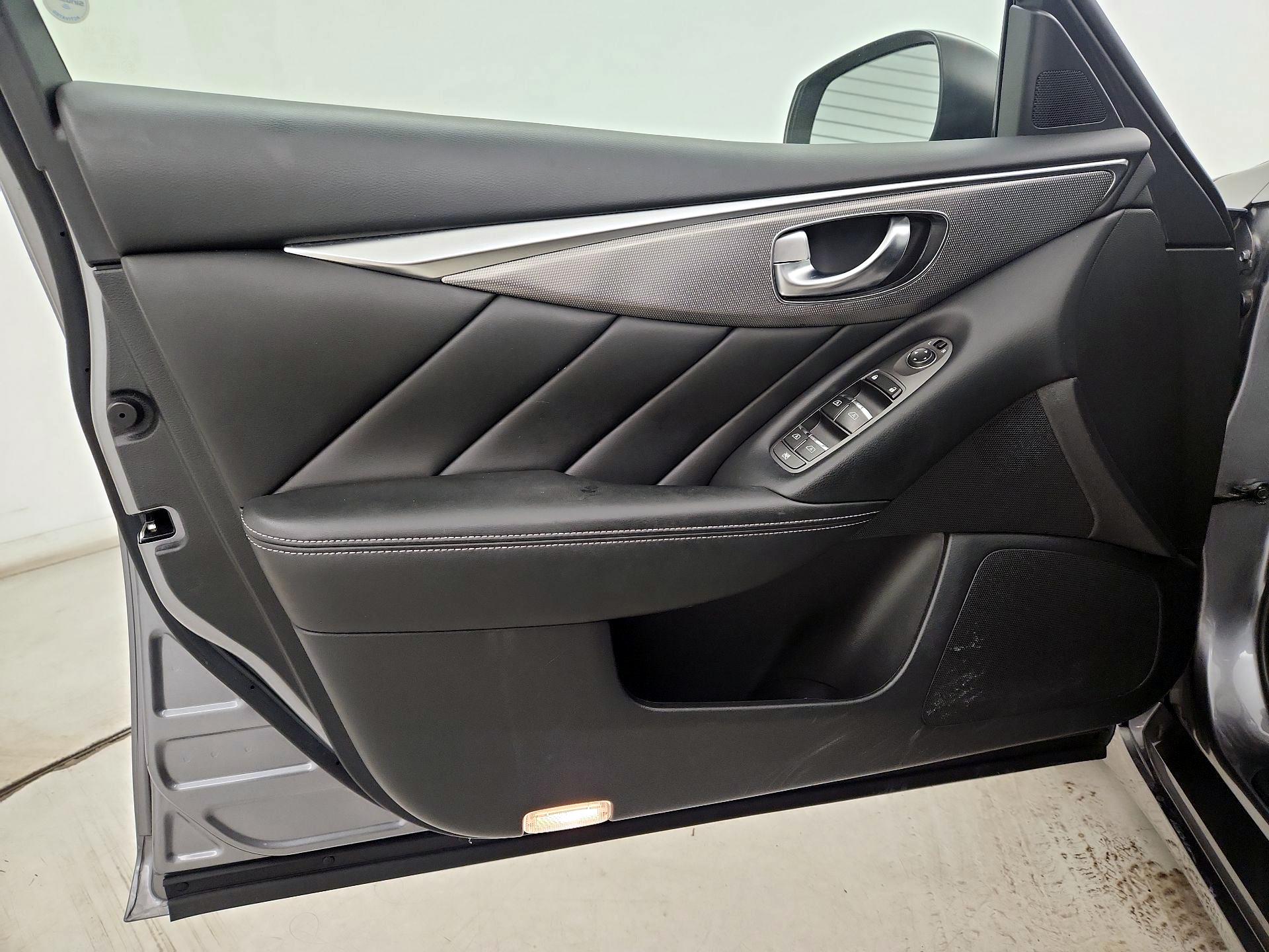 Thumbnail: 2017 INFINITI Q50 - 12