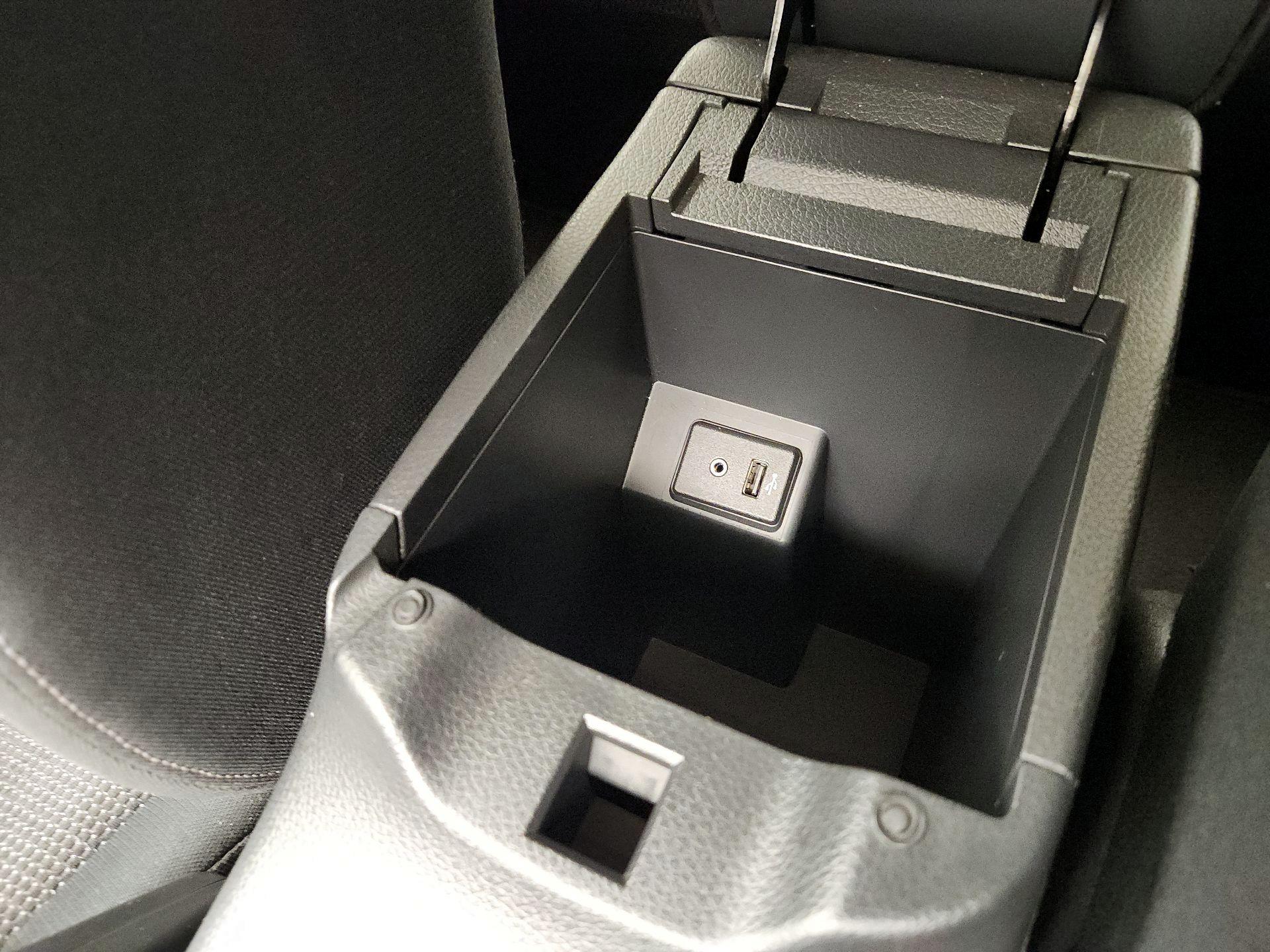 Thumbnail: 2017 Nissan Sentra - 17