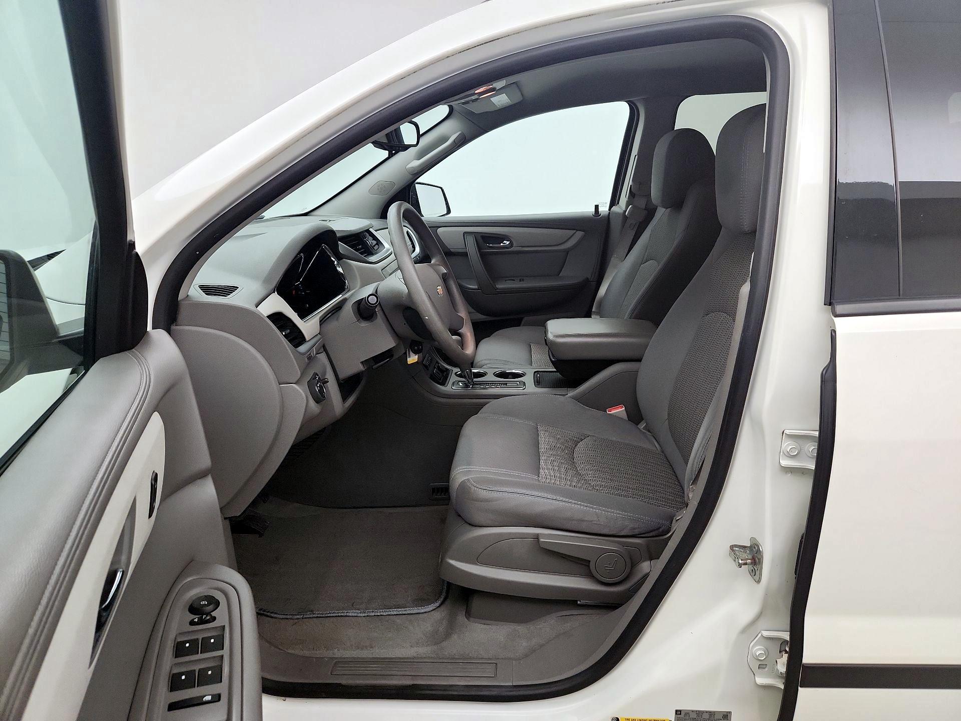 Thumbnail: 2015 Chevrolet Traverse - 11