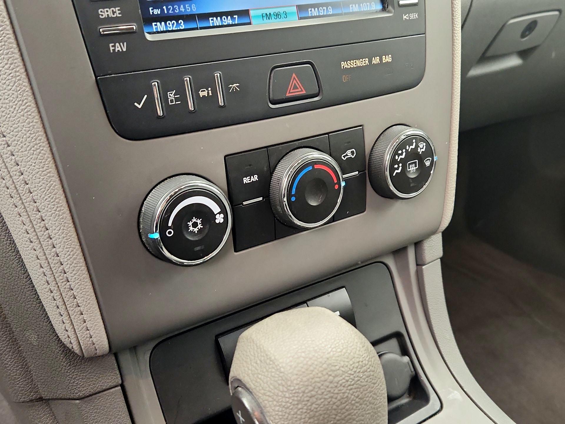 Thumbnail: 2015 Chevrolet Traverse - 16