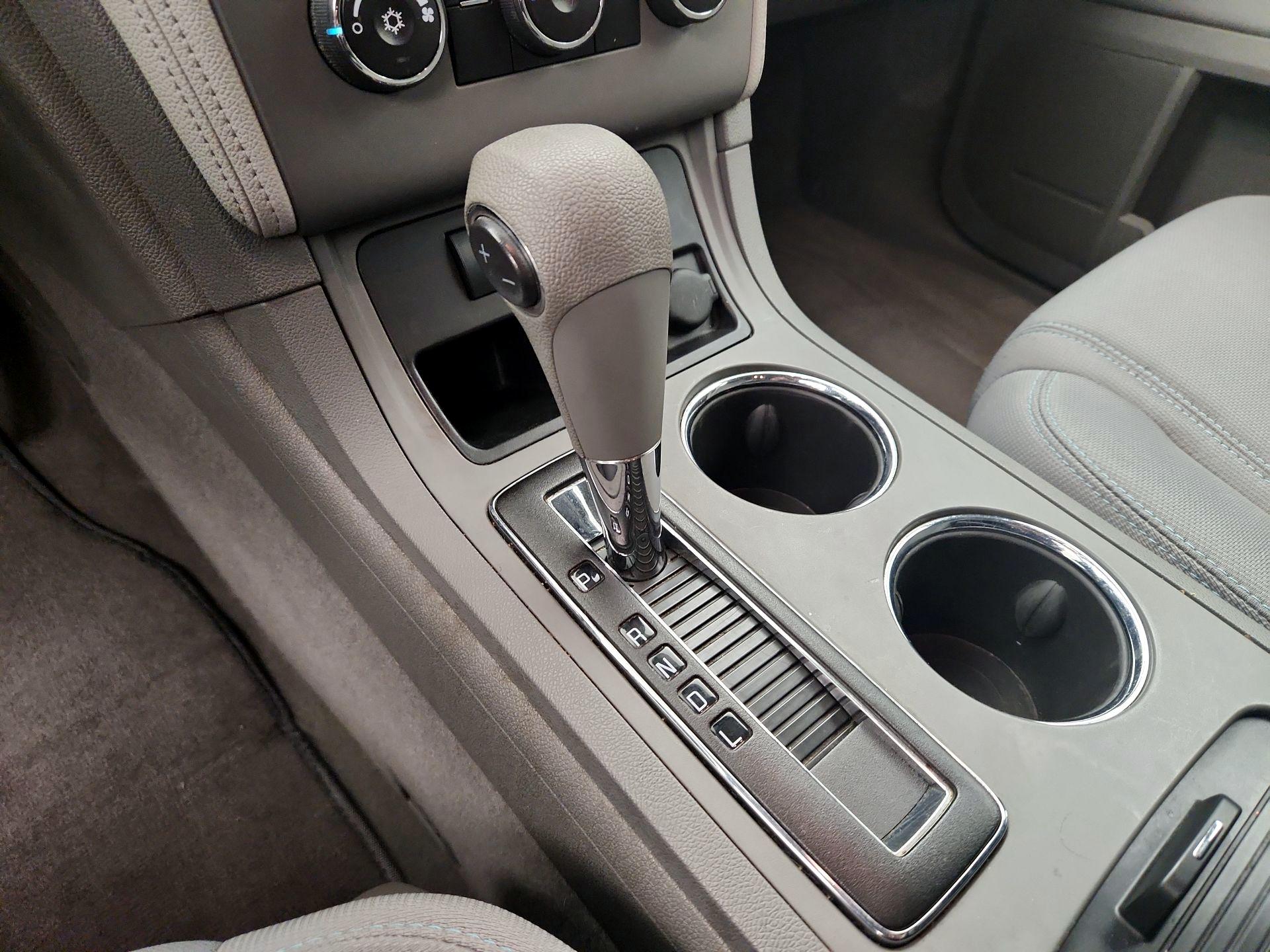 Thumbnail: 2015 Chevrolet Traverse - 17