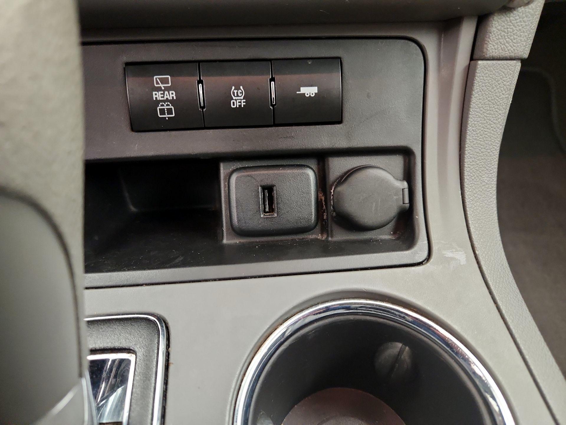 Thumbnail: 2015 Chevrolet Traverse - 18