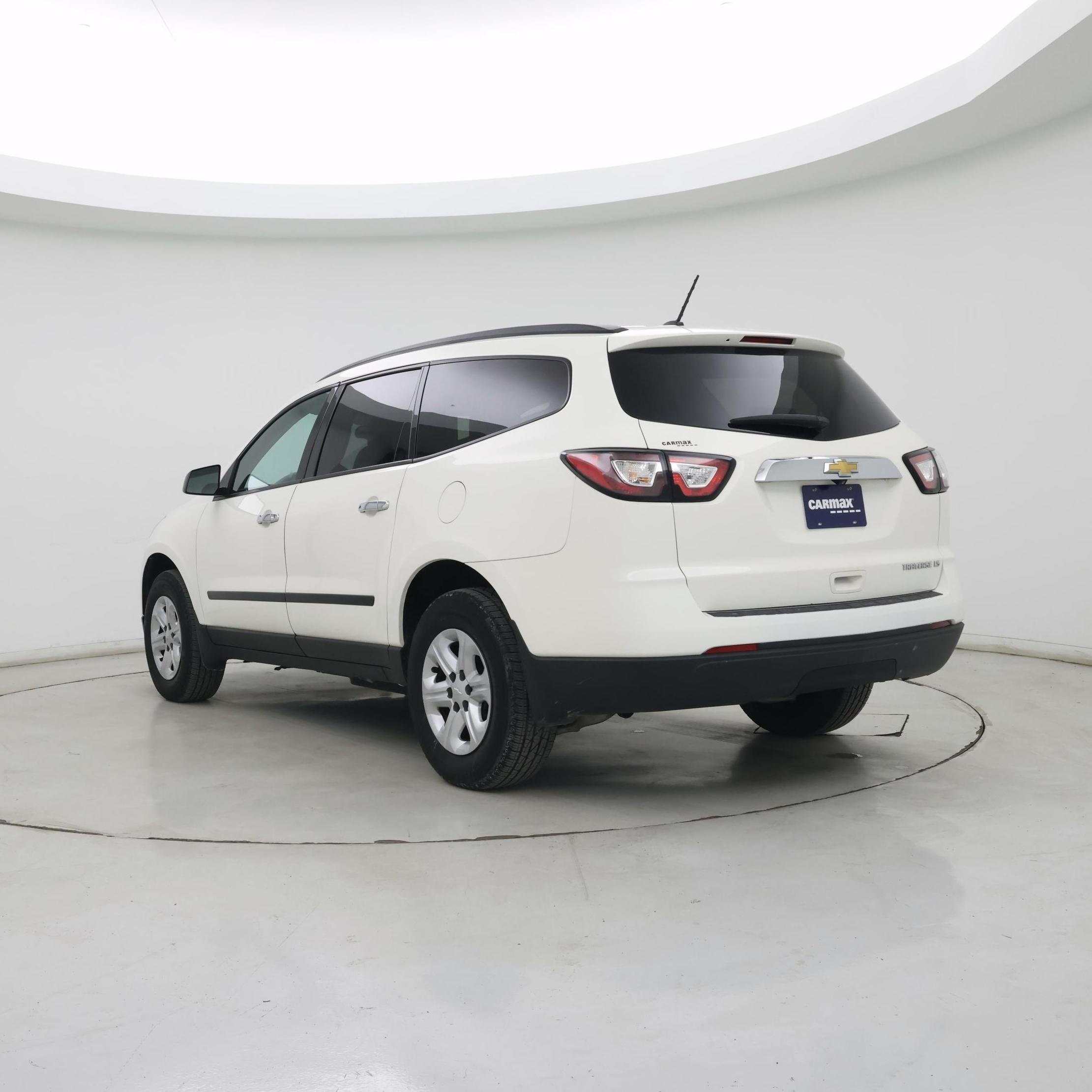 Thumbnail: 2015 Chevrolet Traverse - 2