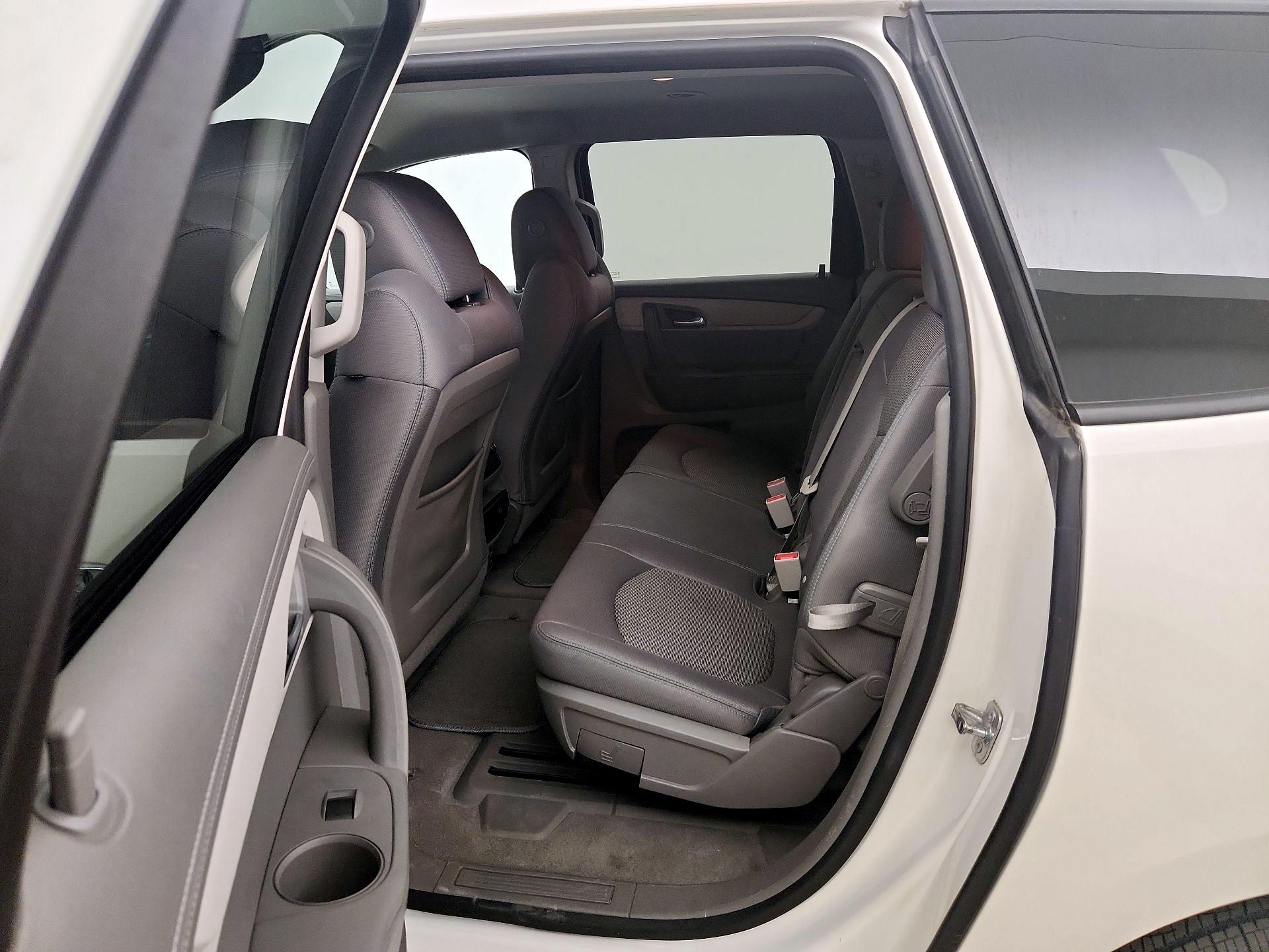 Thumbnail: 2015 Chevrolet Traverse - 19