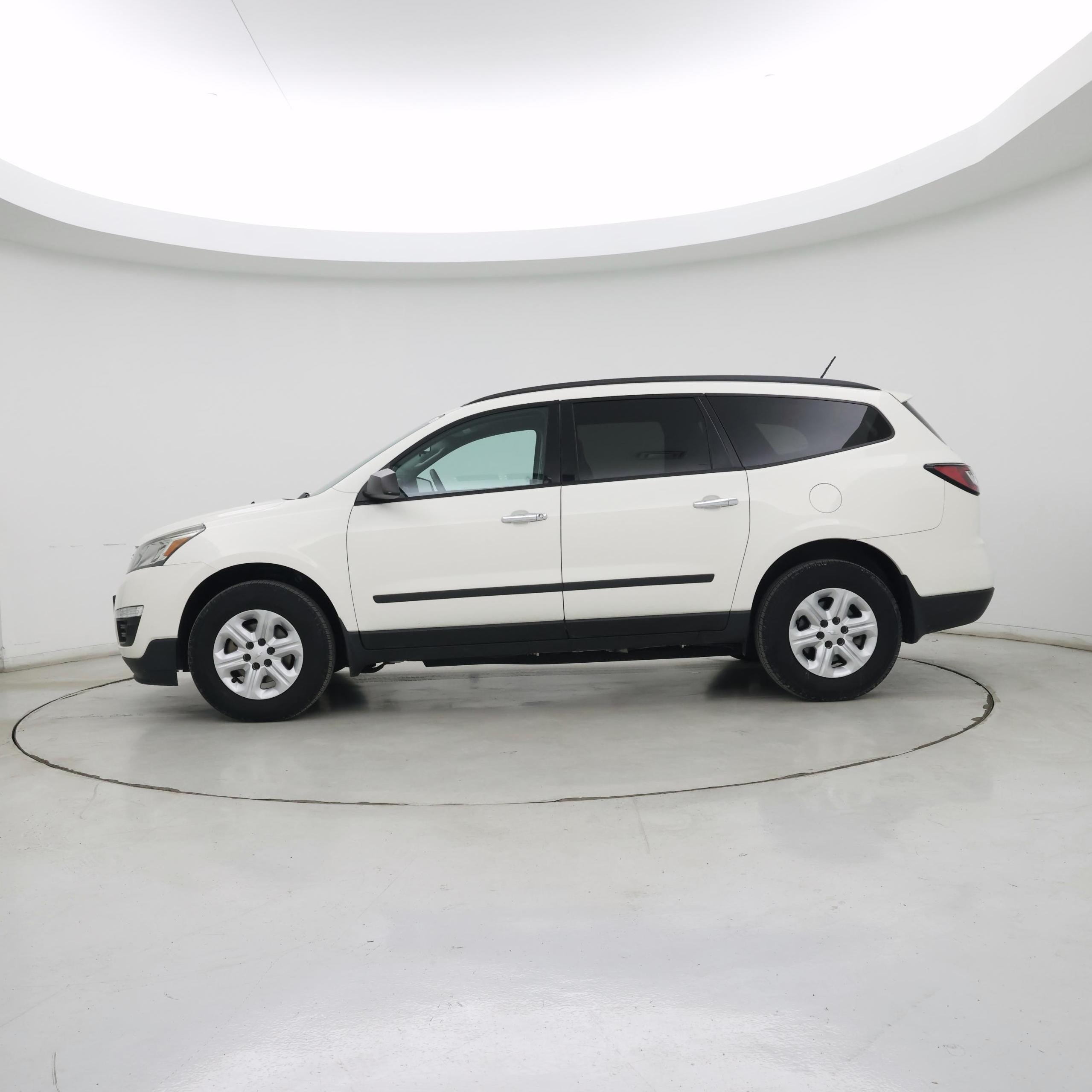 Thumbnail: 2015 Chevrolet Traverse - 3