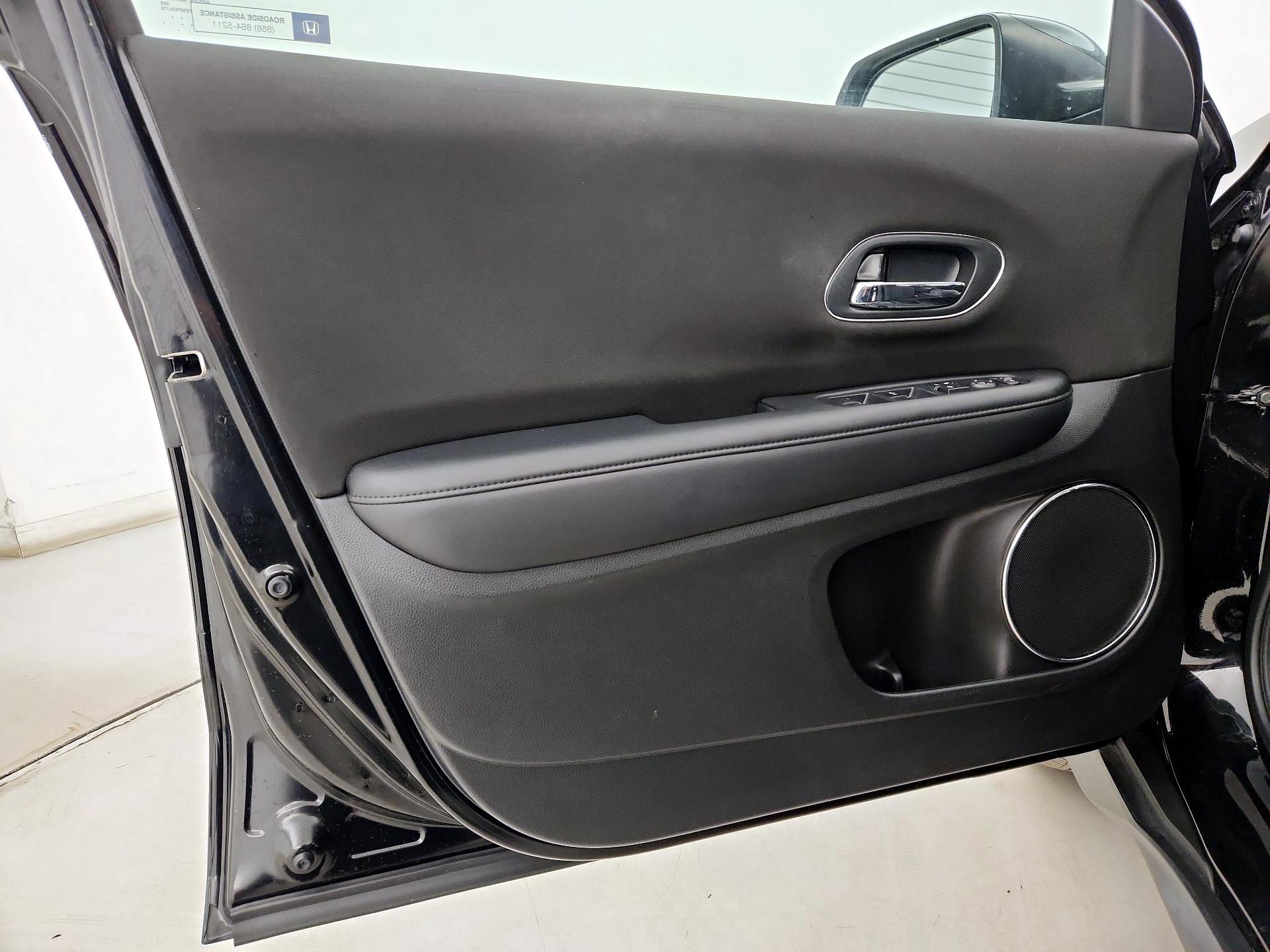 Thumbnail: 2017 Honda HR-V - 12