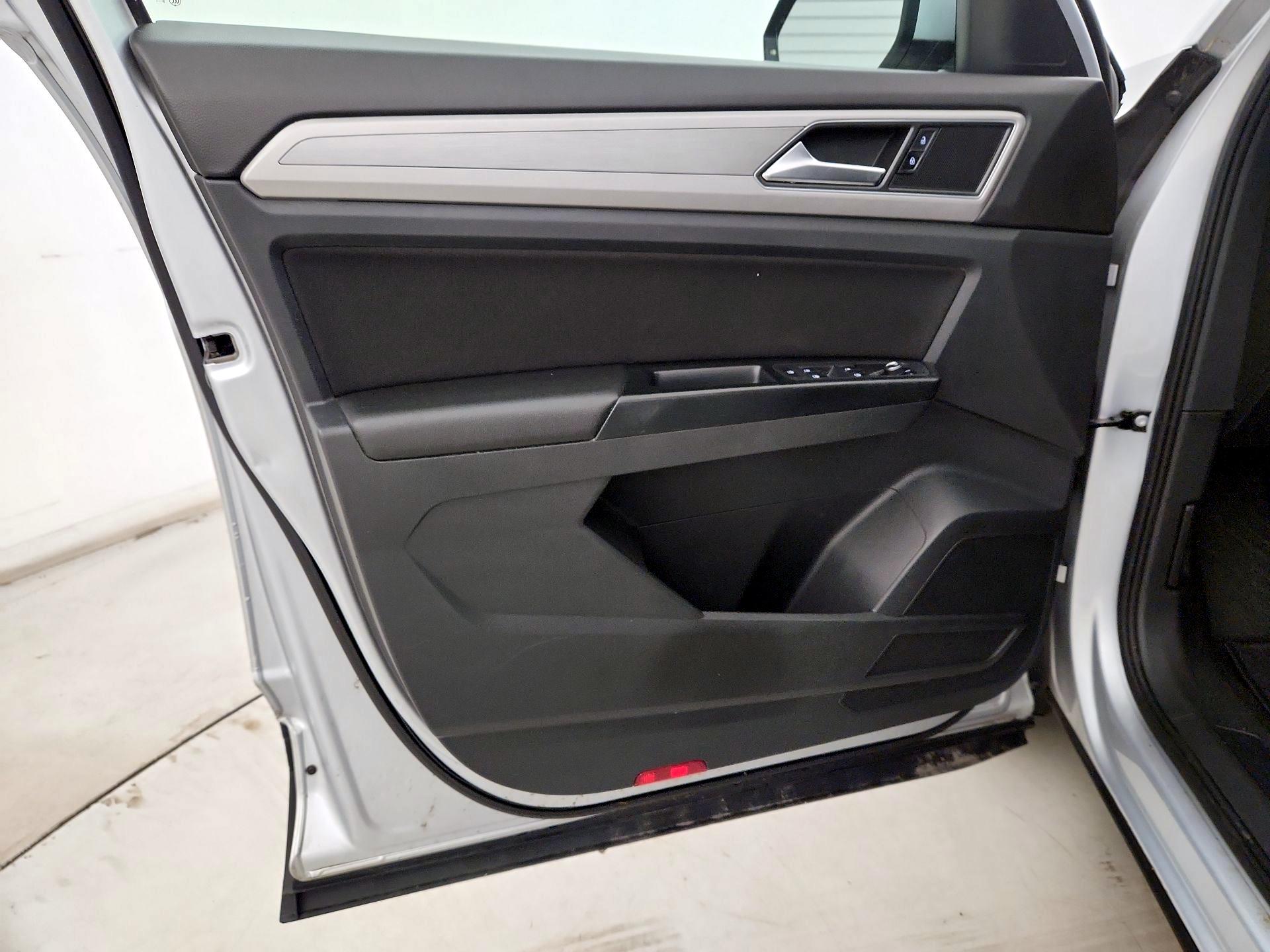 Thumbnail: 2018 Volkswagen Atlas - 12