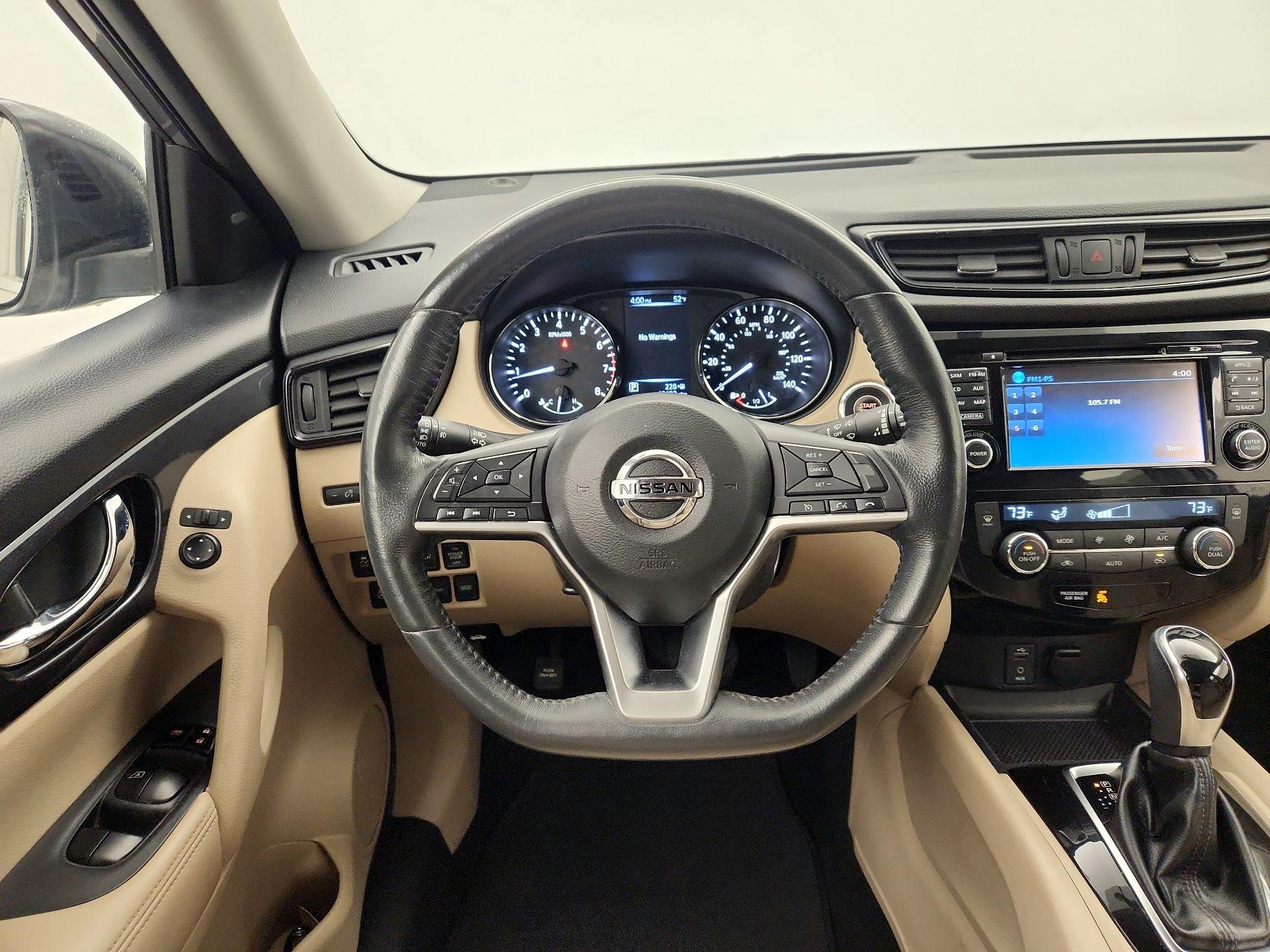 Thumbnail: 2017 Nissan Rogue - 10