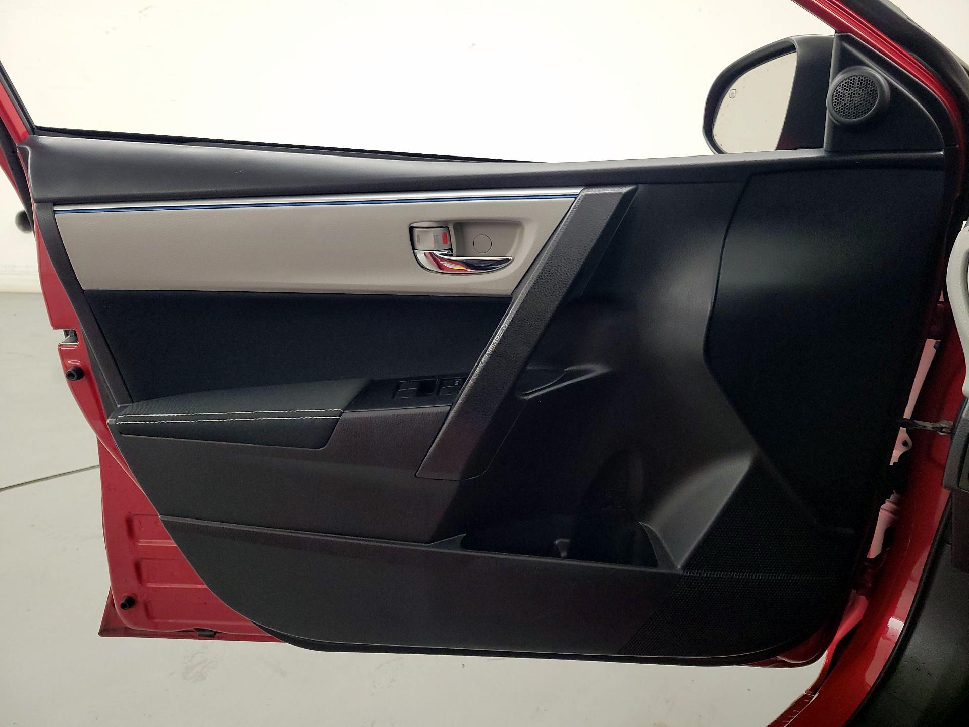 Thumbnail: 2016 Toyota Corolla - 12